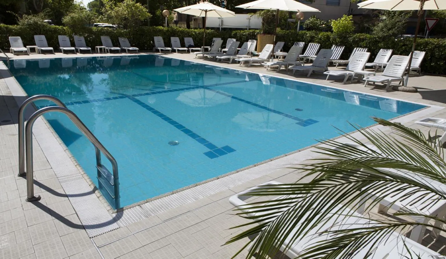 Swimming pool in Hotel Wivien