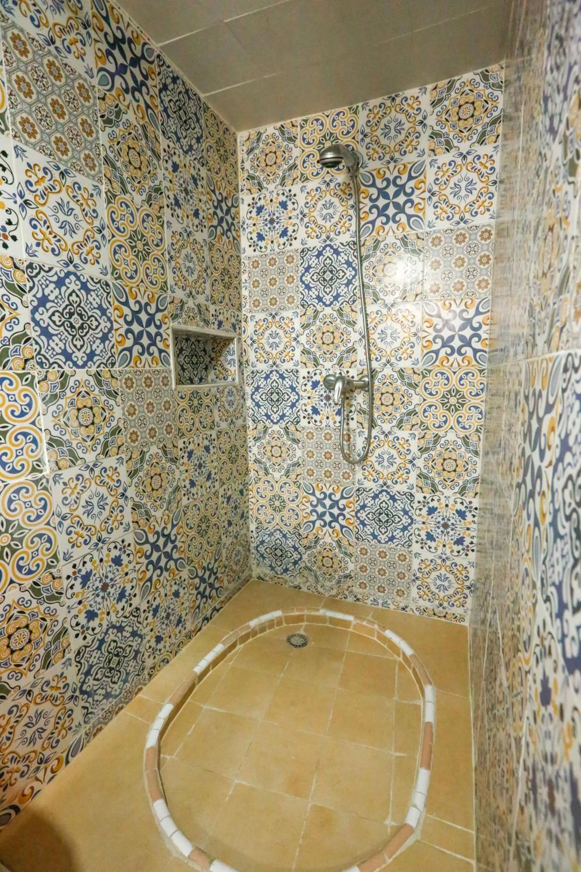 Shower in Luxury Riad Mounia