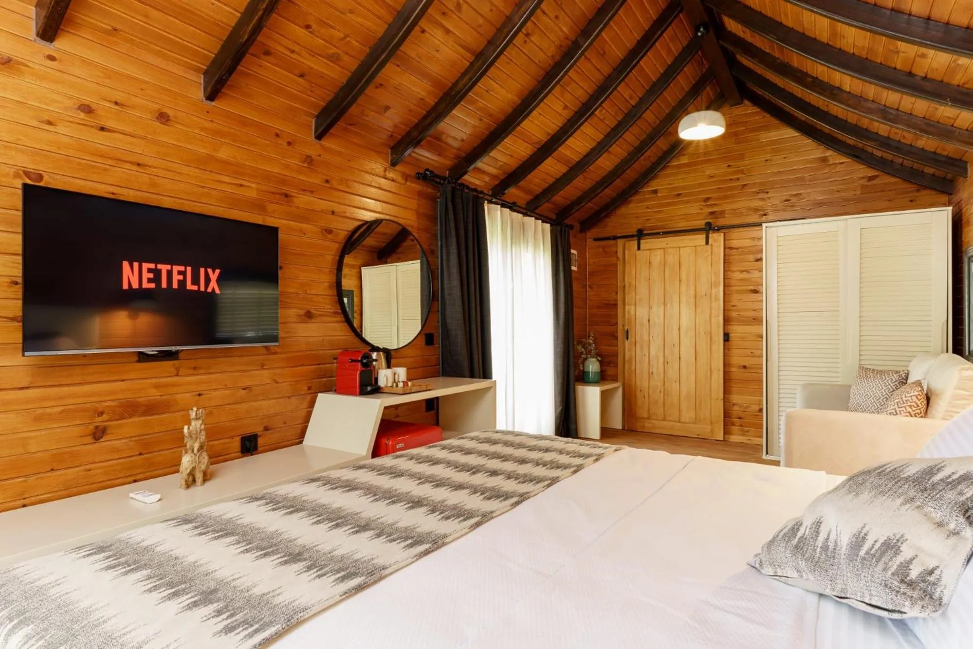 Bed in Dolce Vita Luxury Bungalows