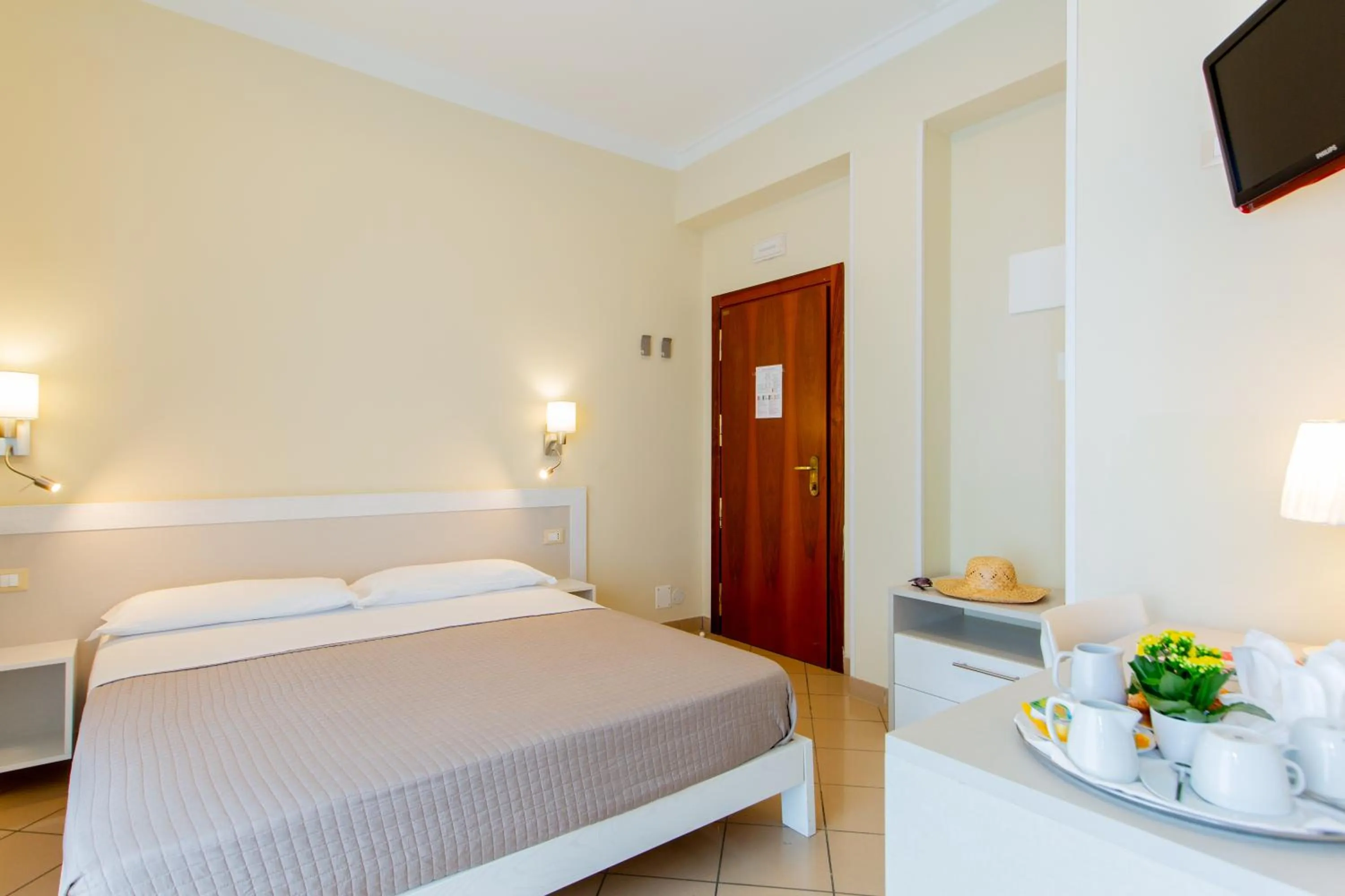 Bedroom, Bed in Hotel Lungomare