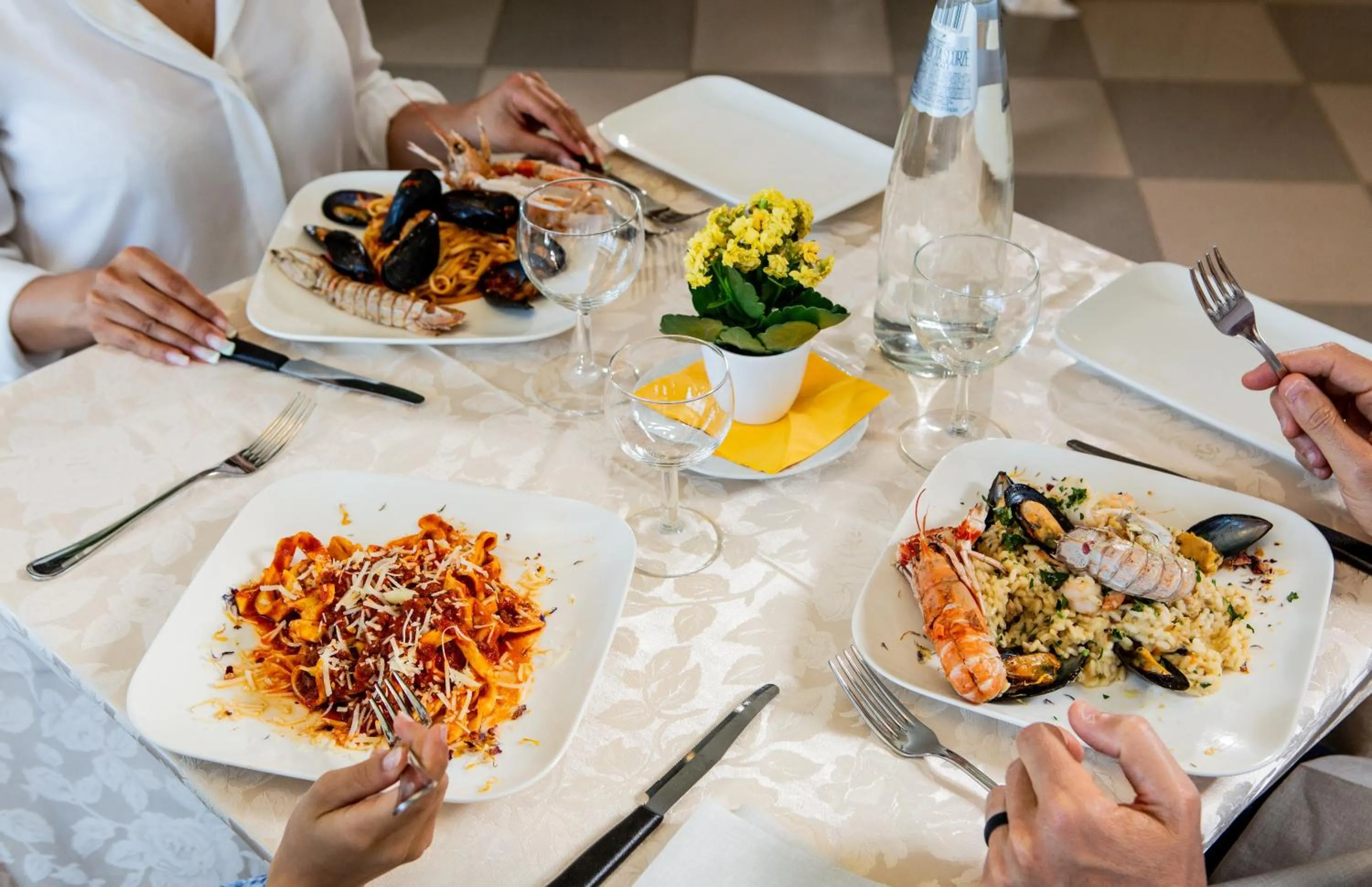 Restaurant/places to eat in Hotel Lungomare