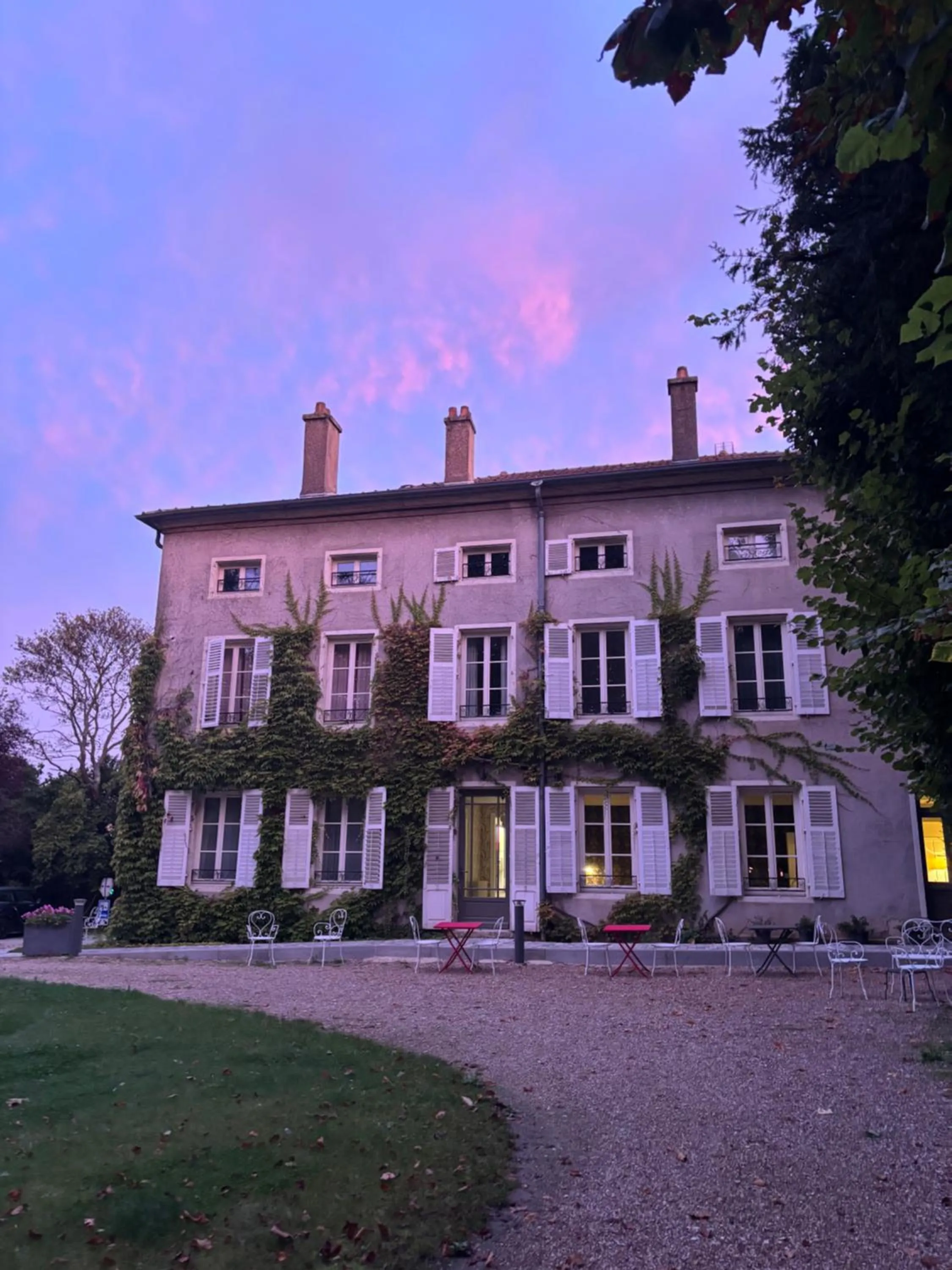 Property building in Logis HOTEL DU PARC