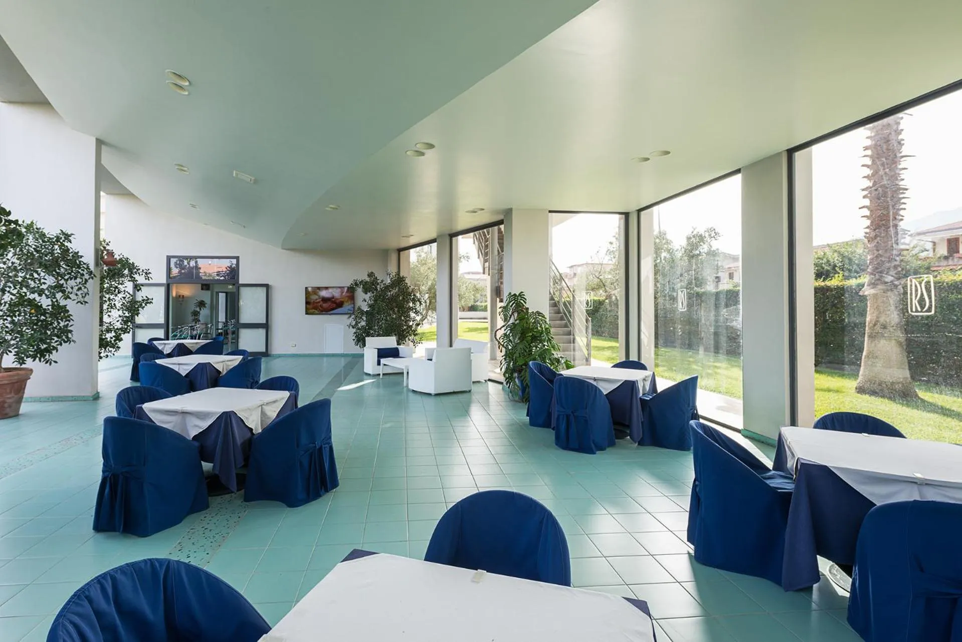 Lounge or bar in Rada Siri