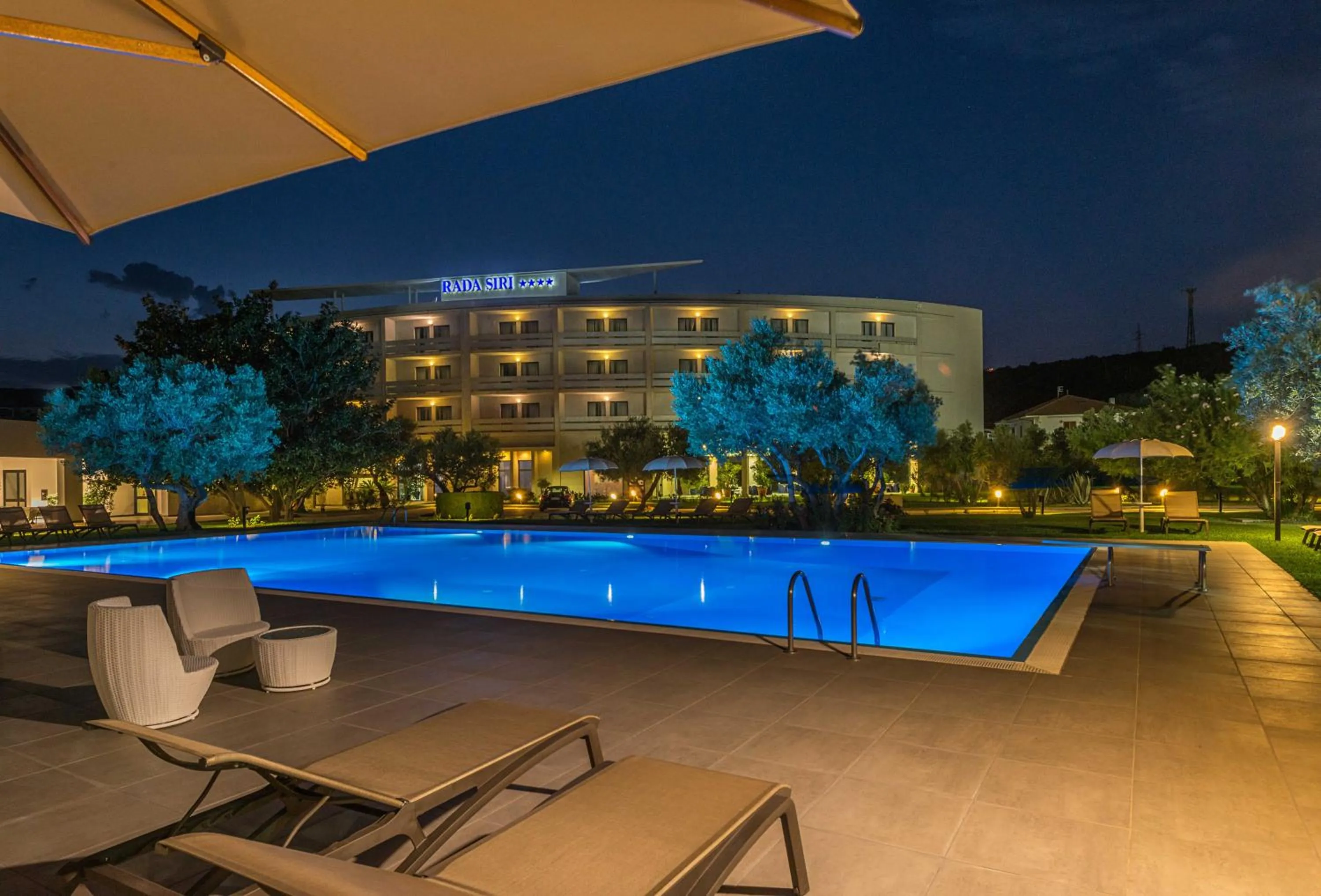 Swimming pool in Rada Siri