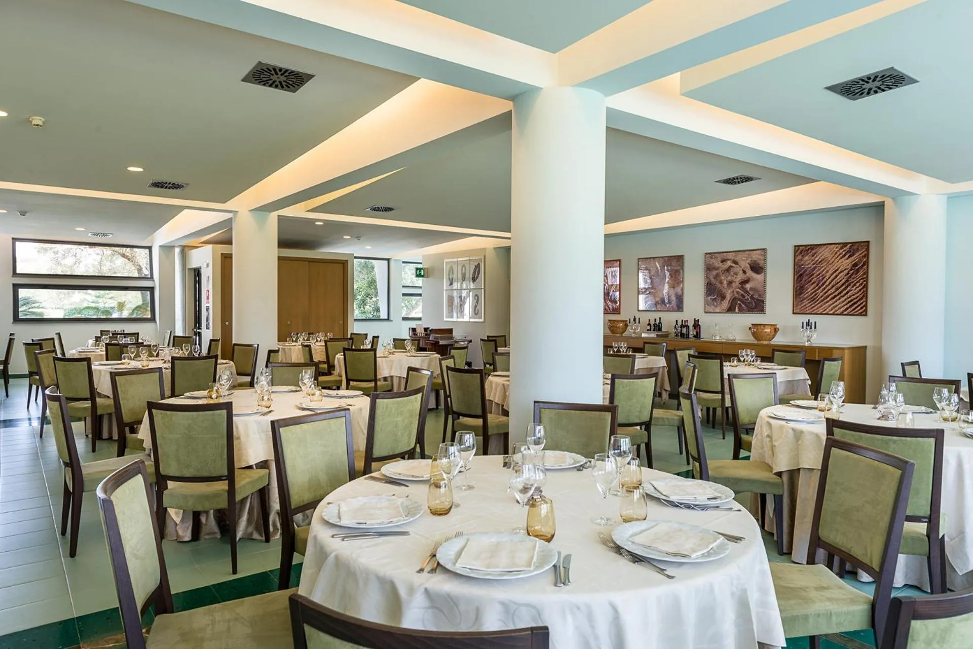 Restaurant/places to eat in Rada Siri