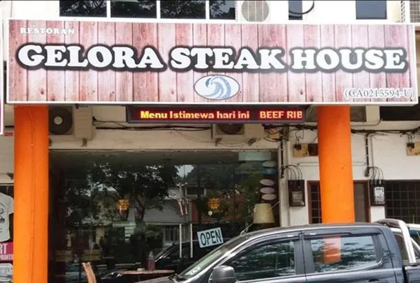 Restaurant/places to eat in Timurbay Seafront Residence