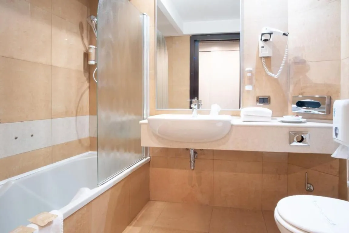 Bathroom in Hotel IMPERATORI