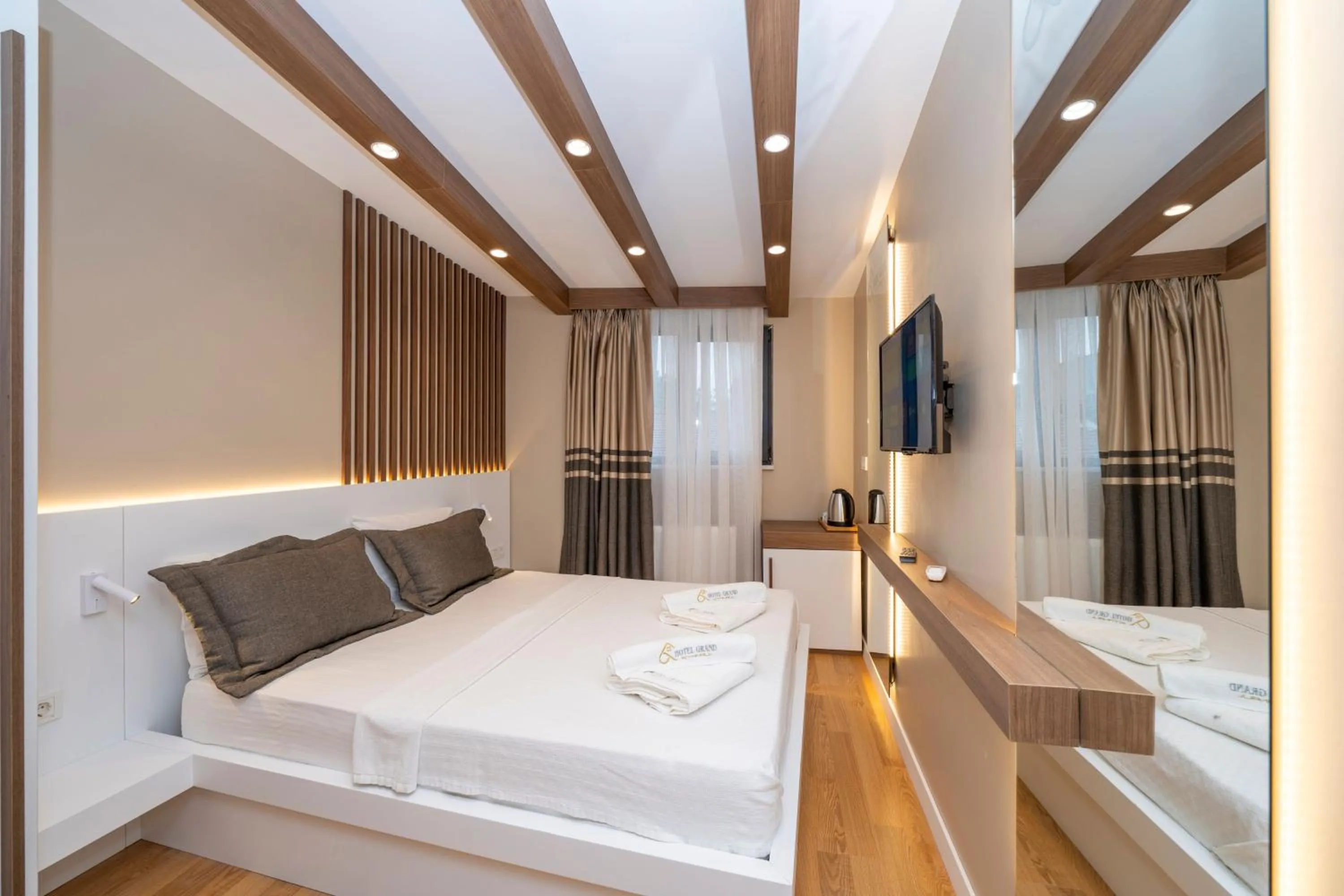 Bed in Hotel Grand İstanbul