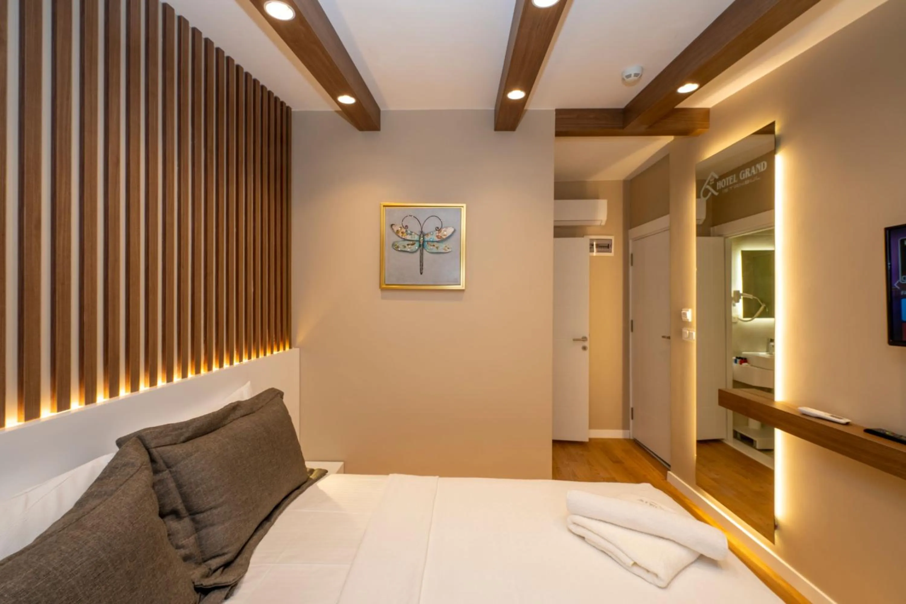 Bed in Hotel Grand İstanbul