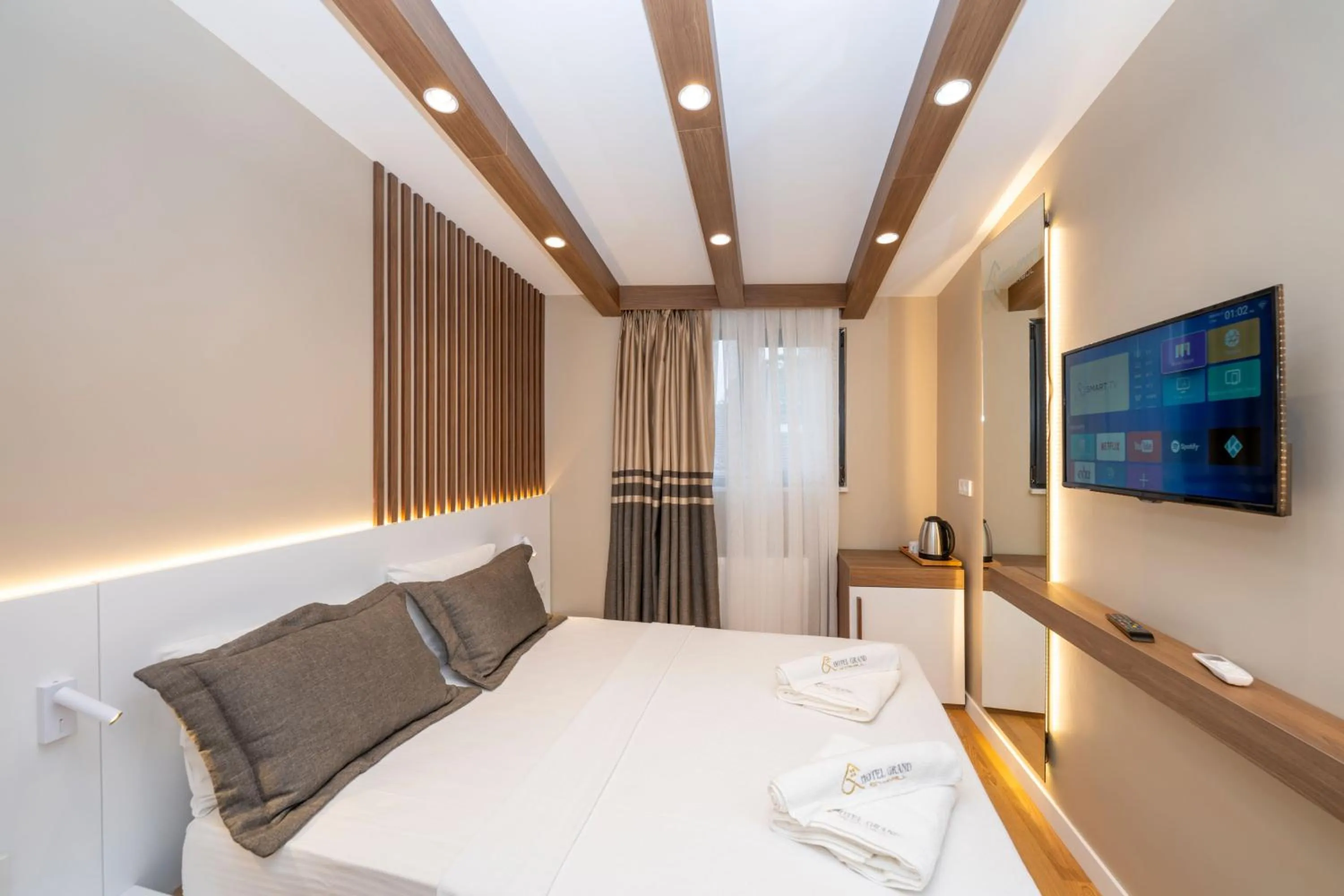 Bed in Hotel Grand İstanbul