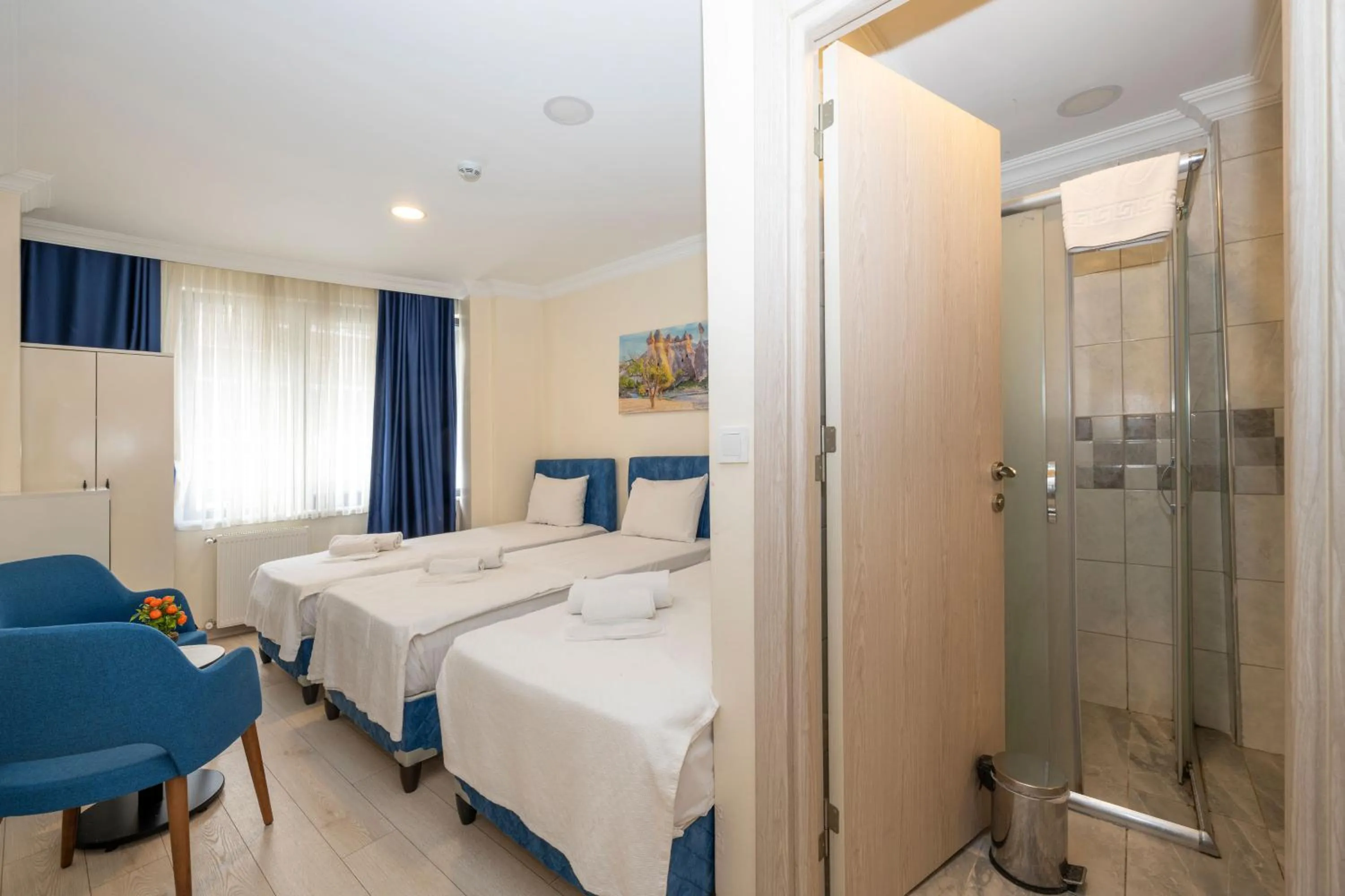 Bathroom, Bed in Hotel Grand İstanbul