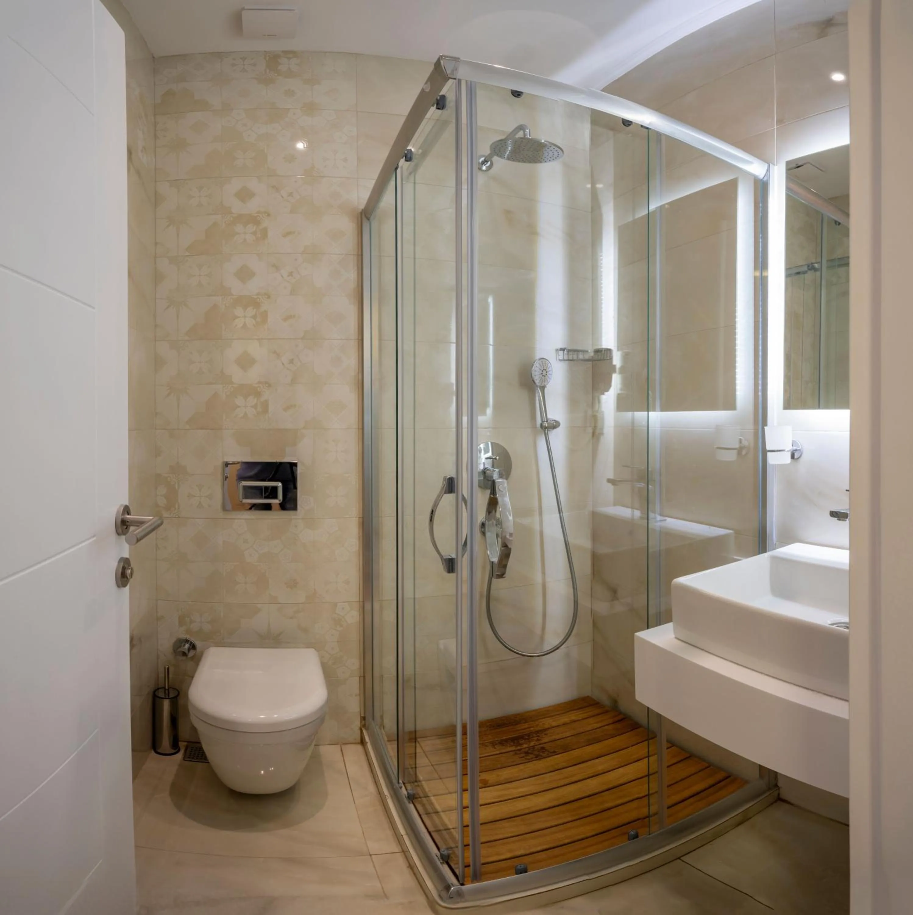 Toilet in Hotel Grand İstanbul