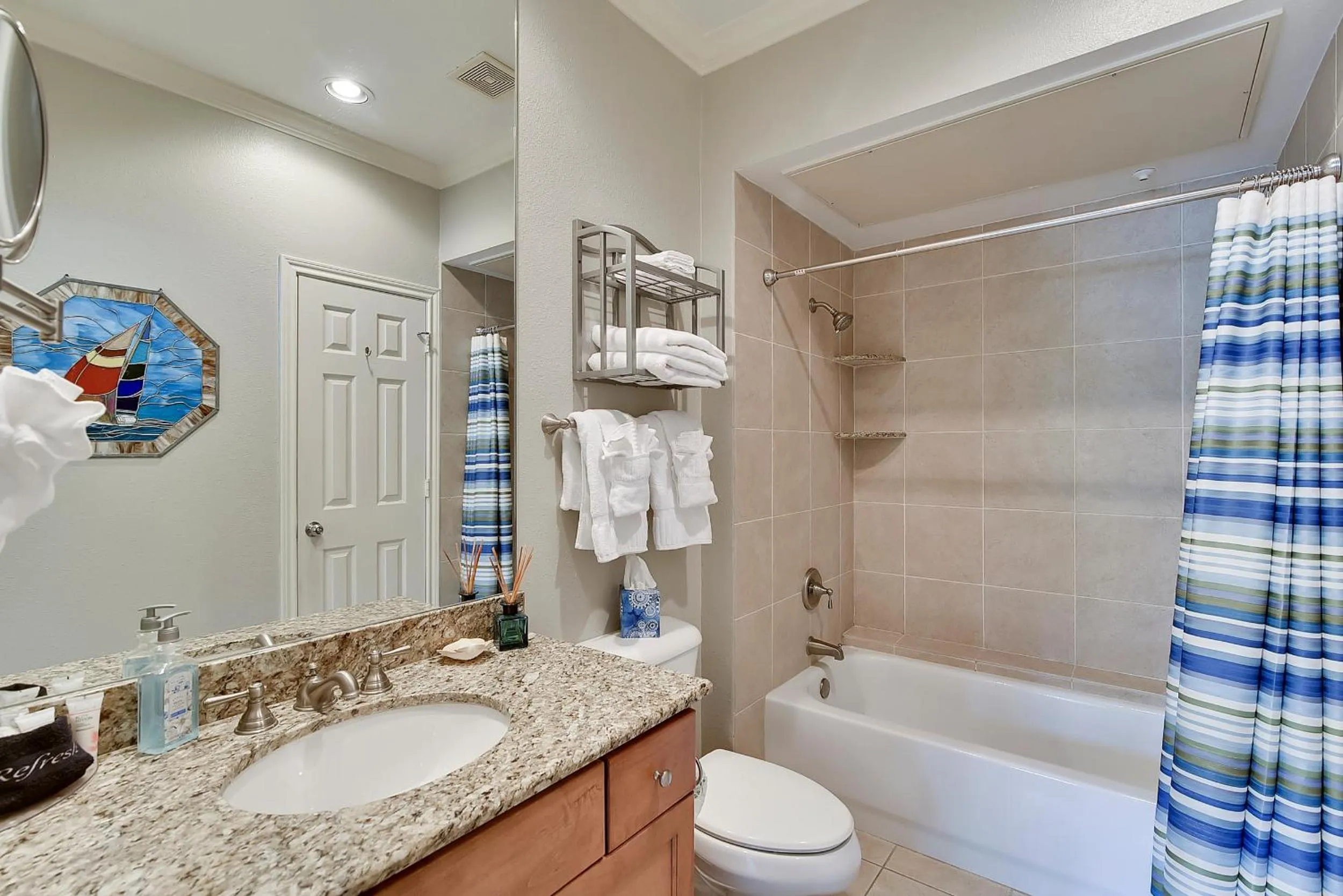 Bathroom in Dawn 512-Tropical Lagoon