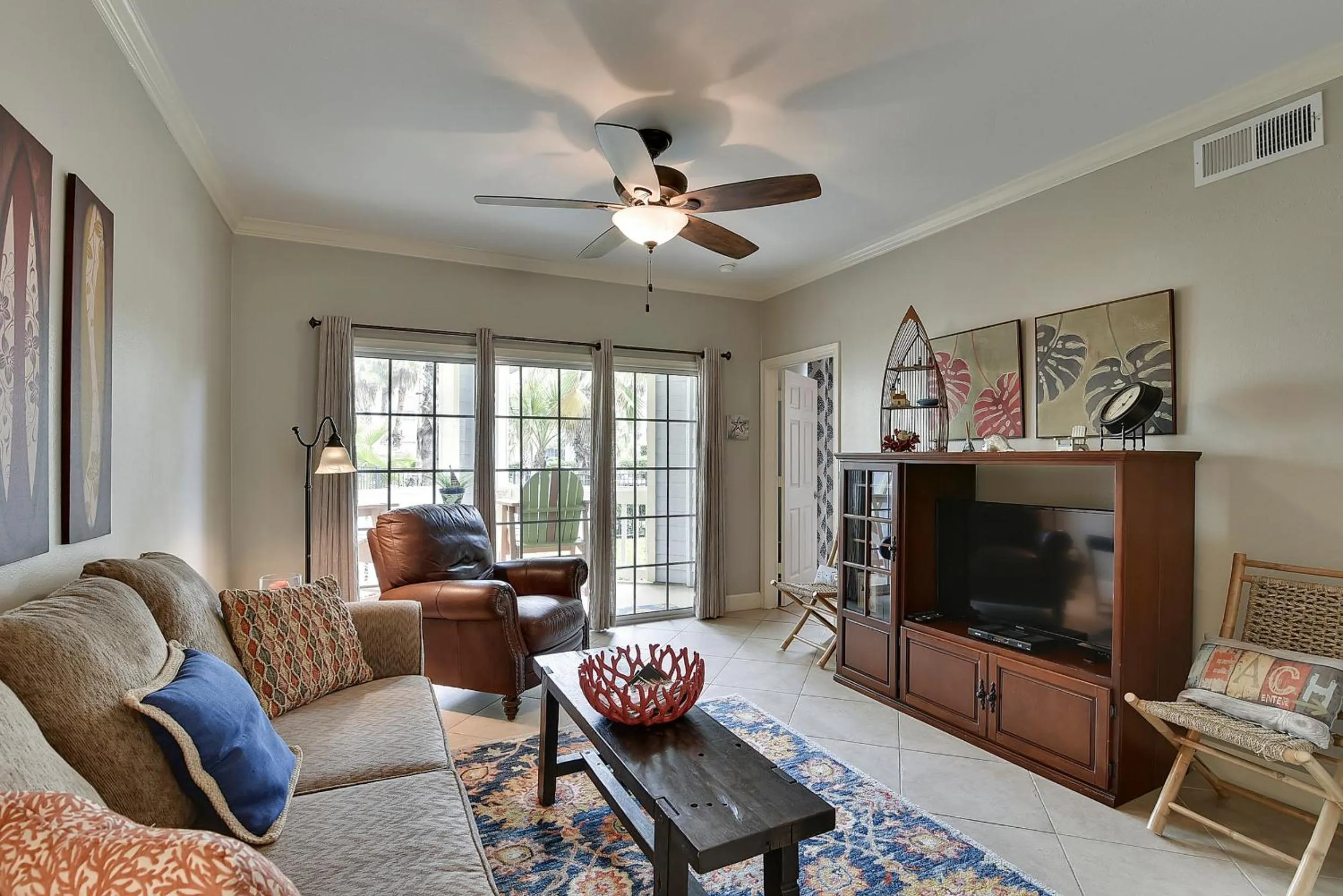 Living room in Dawn 512-Tropical Lagoon