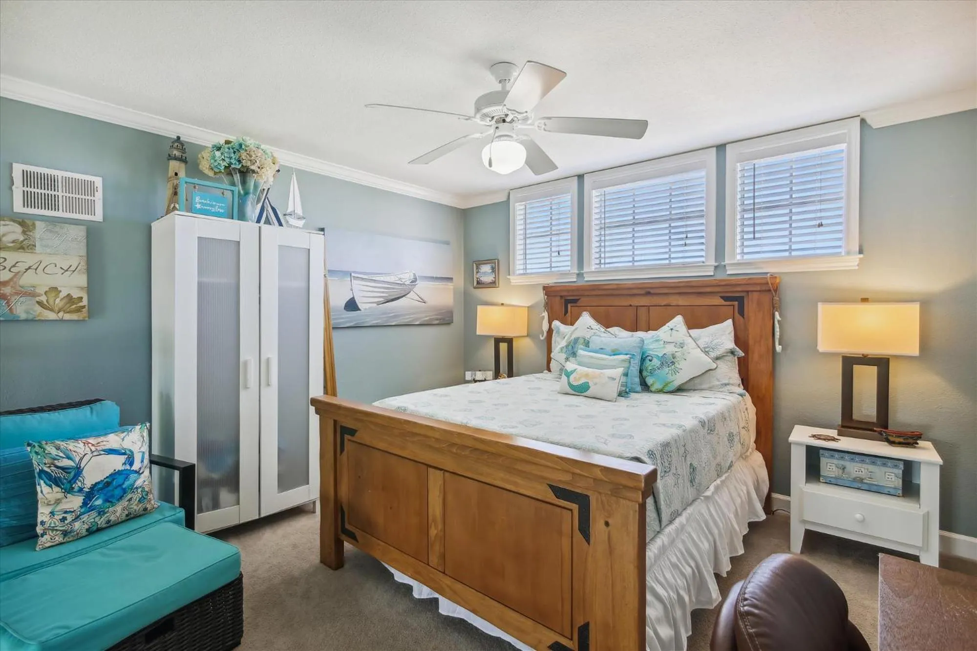 Property building, Bed in Dawn 236-Turtle Romance