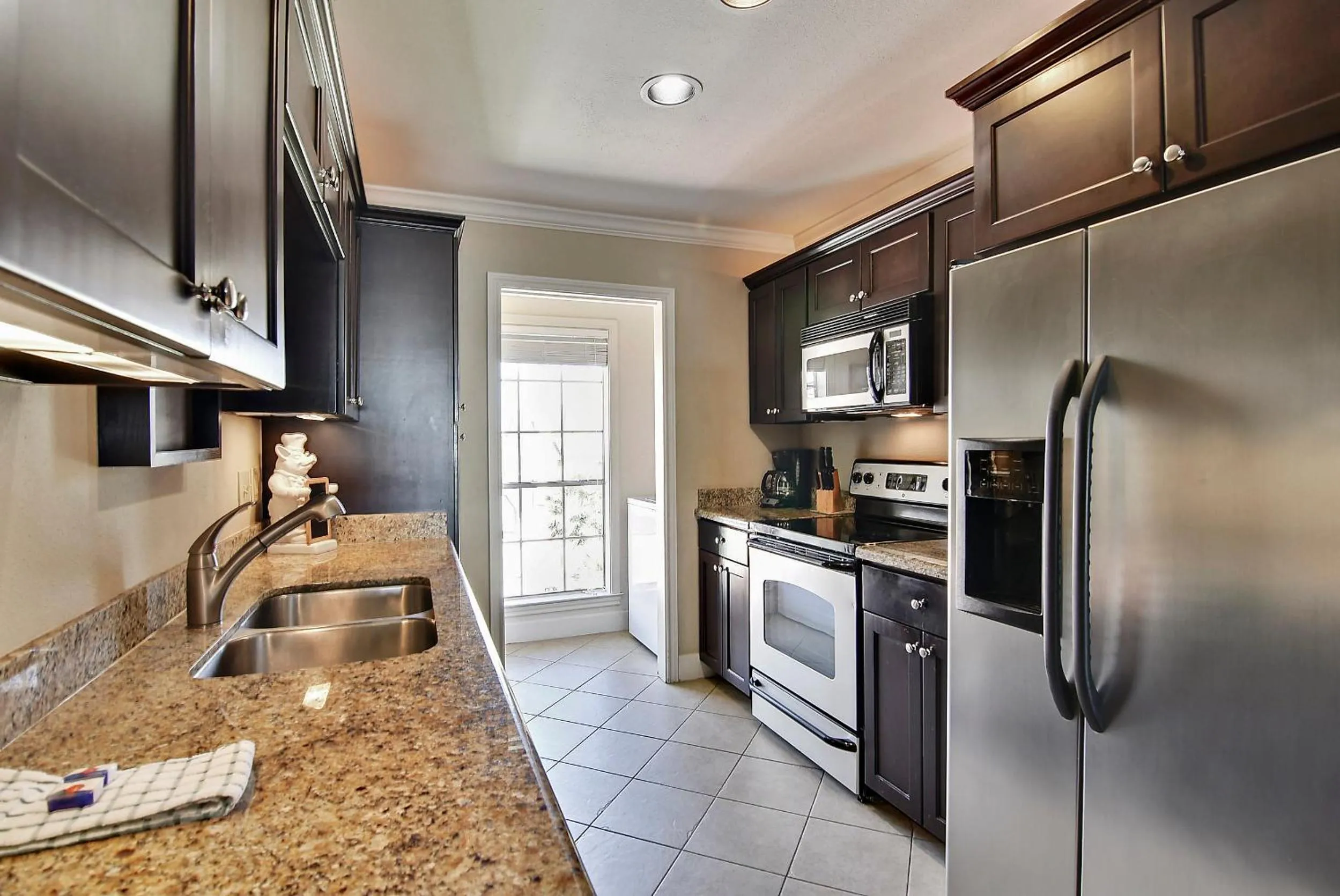 Kitchen or kitchenette in Dawn 631