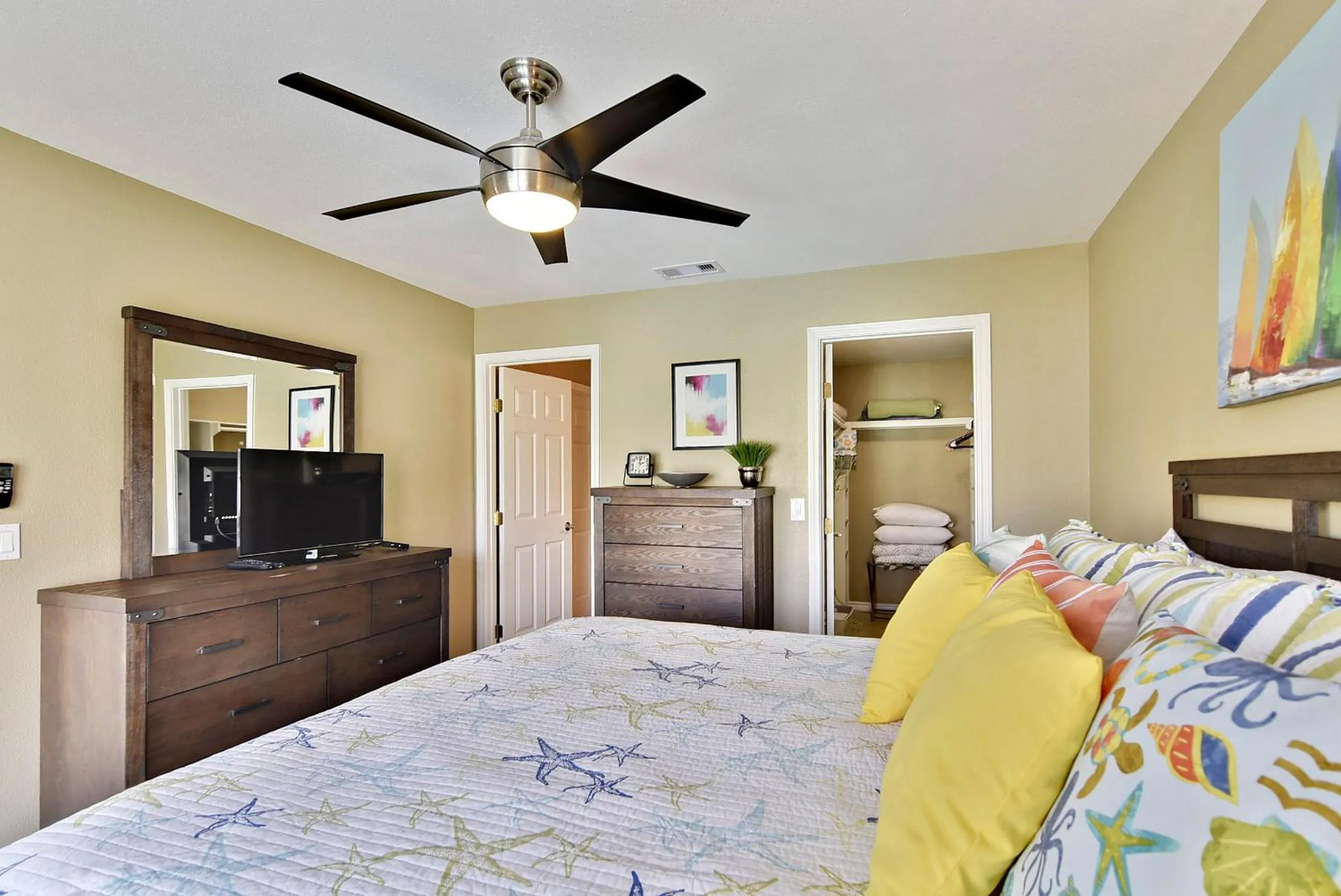 Property building, Bed in Dawn 935-Wave Therapy