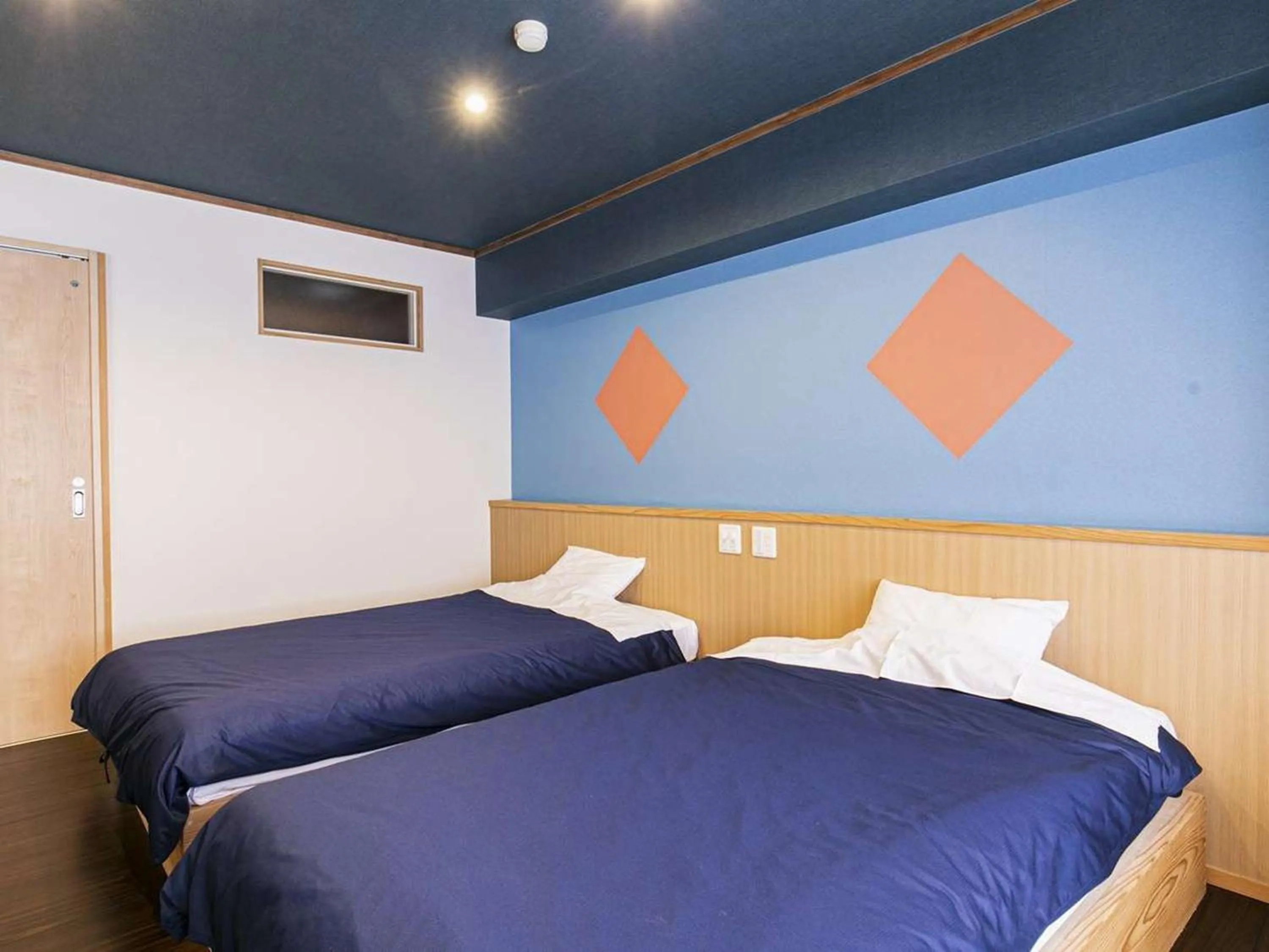 Photo of the whole room, Bed in Hatsuneso Shinkan