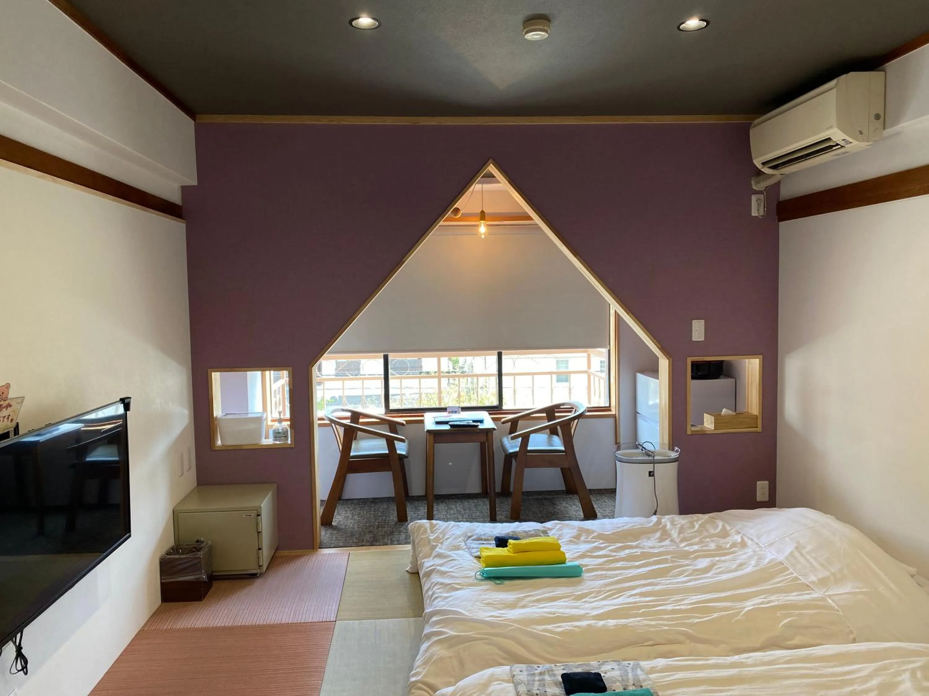 Photo of the whole room, Bed in Hatsuneso Shinkan