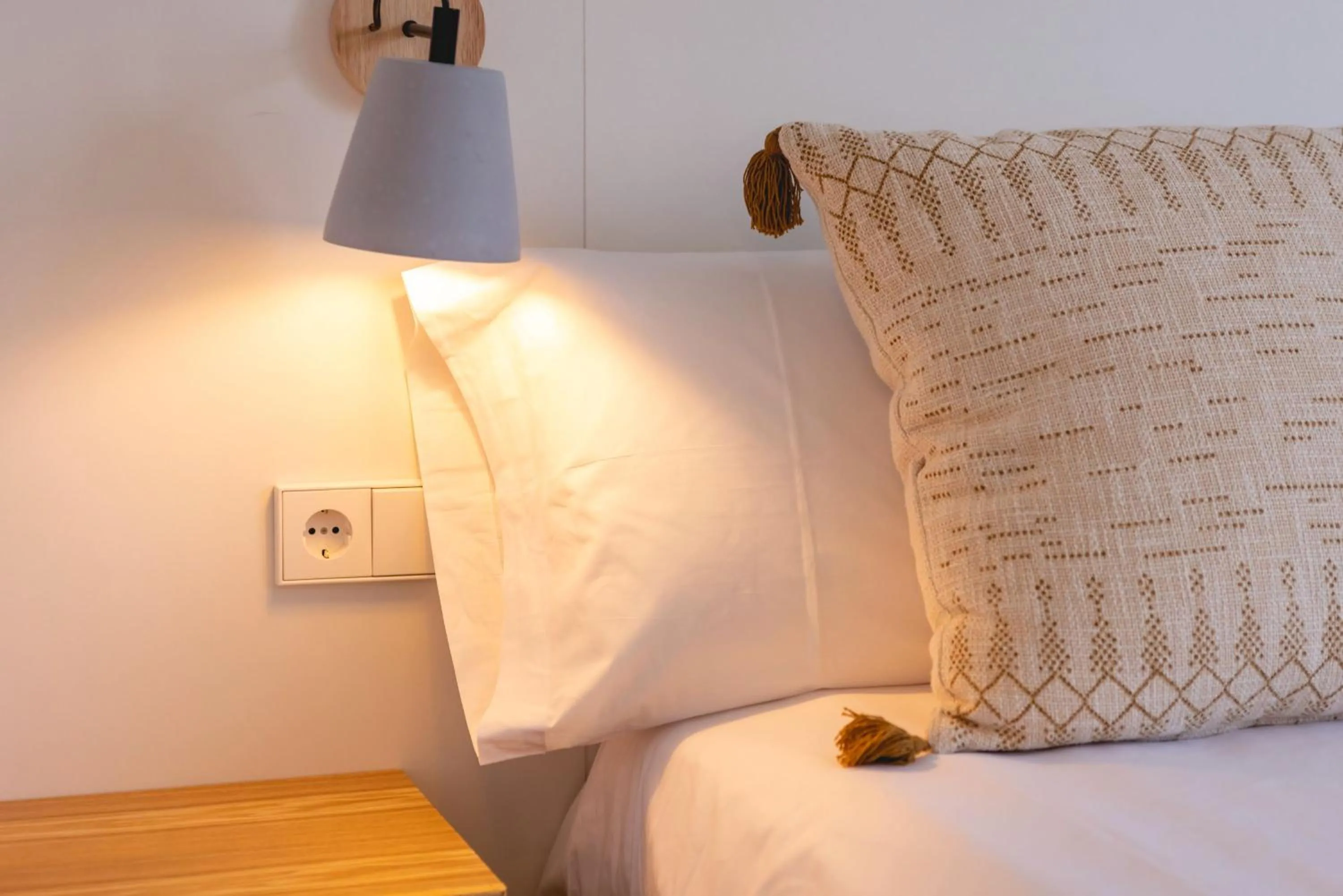 Bed in Bravissimo Domènica, 2 bedrooms and balcony