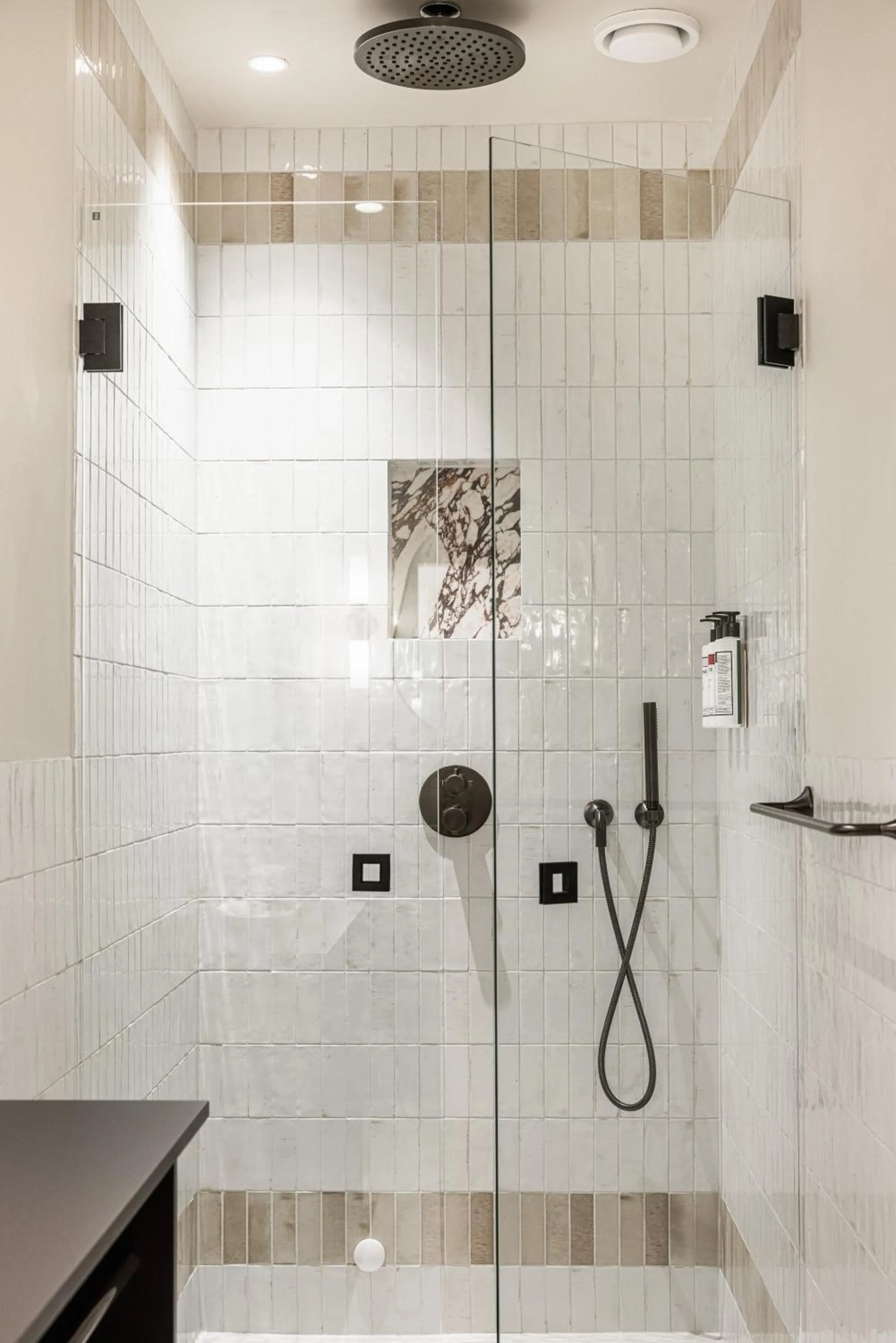 Shower in Att Revier