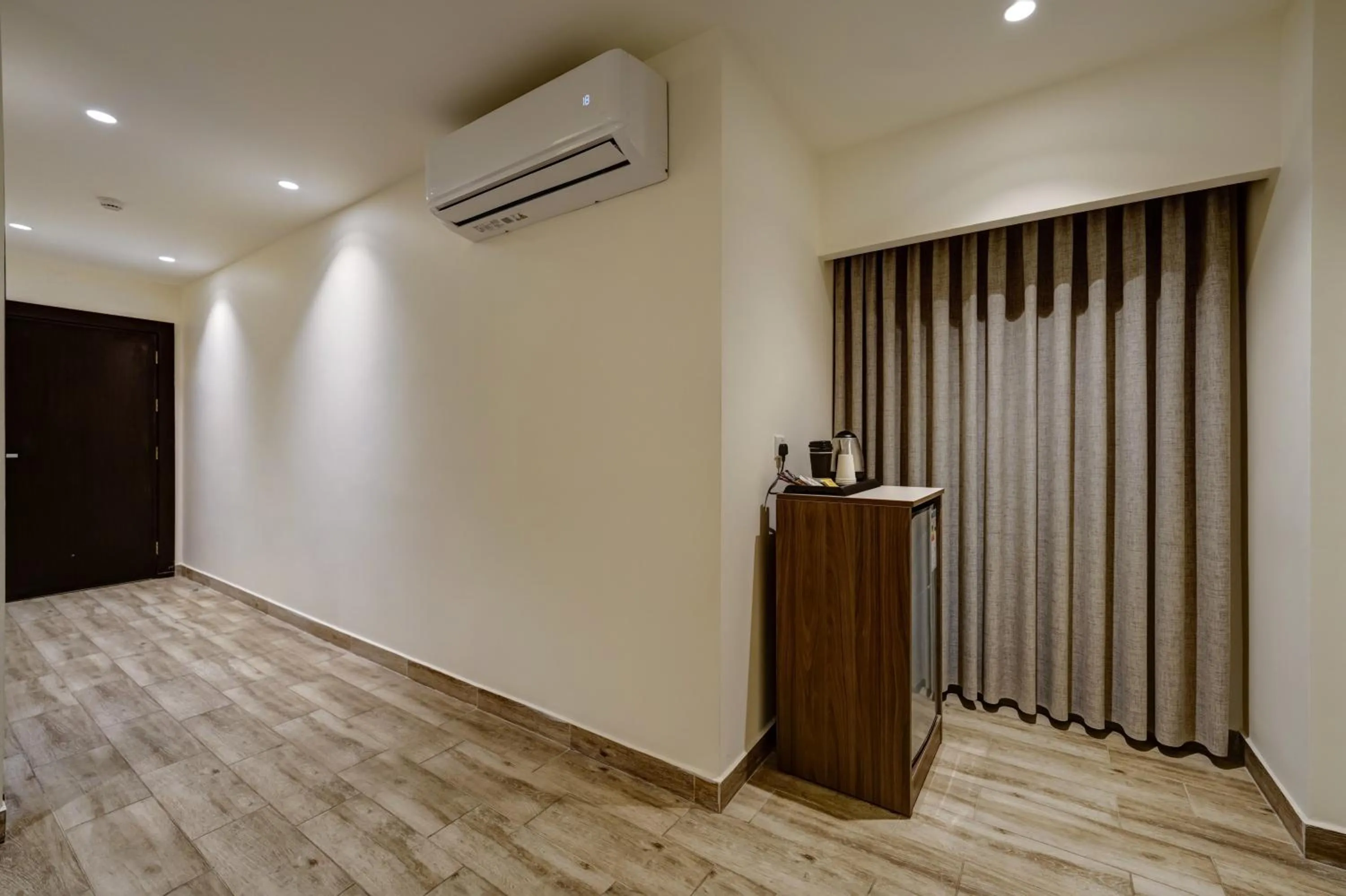 air conditioner in Luciana Hotel by FHM