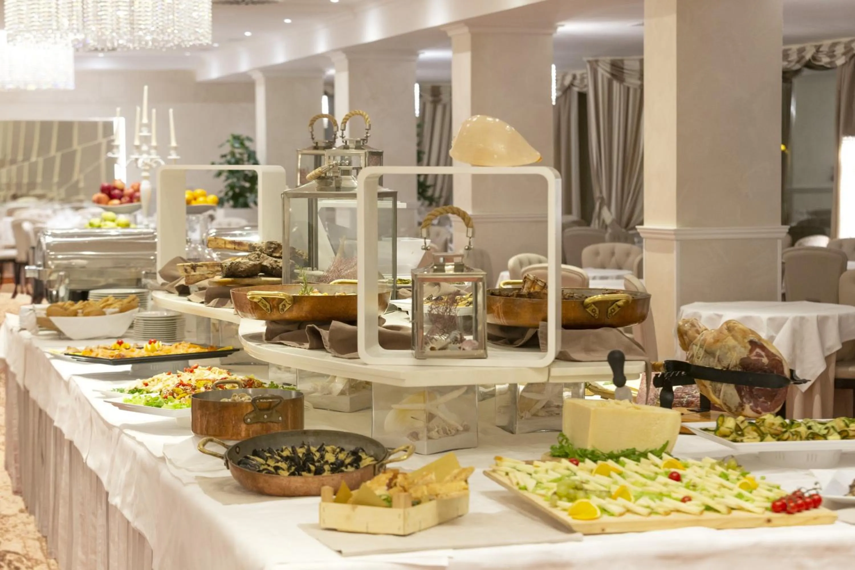 Restaurant/places to eat in Hotel Sporting