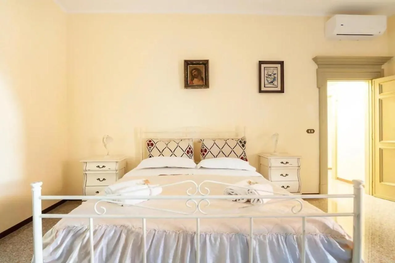 Photo of the whole room, Bed in Errico Suite e Rooms