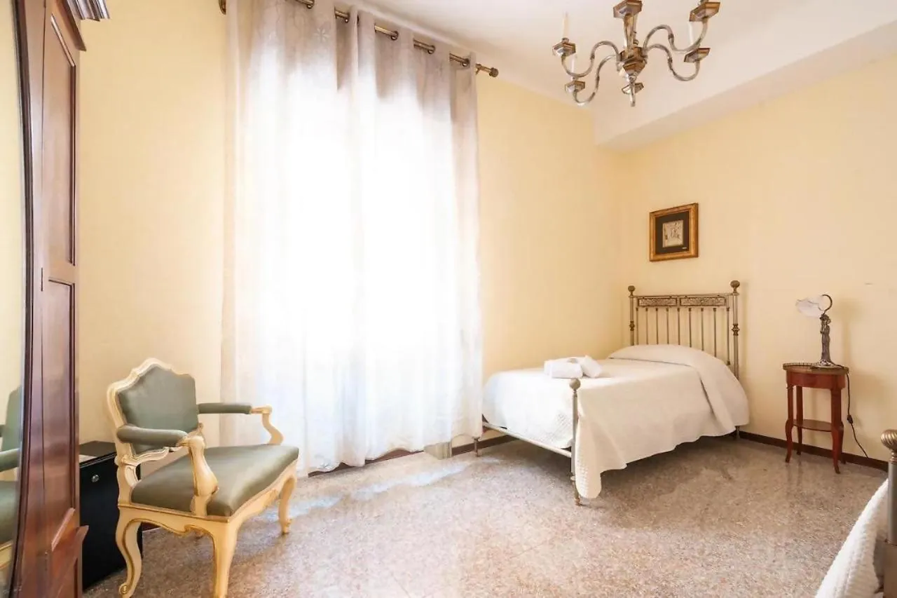 Bed in Errico Suite e Rooms