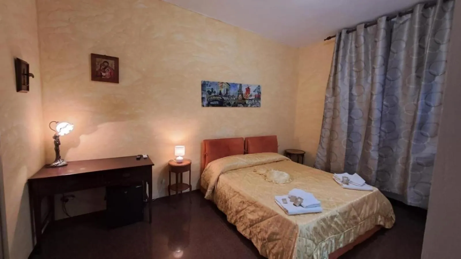 Bed in Errico Suite e Rooms