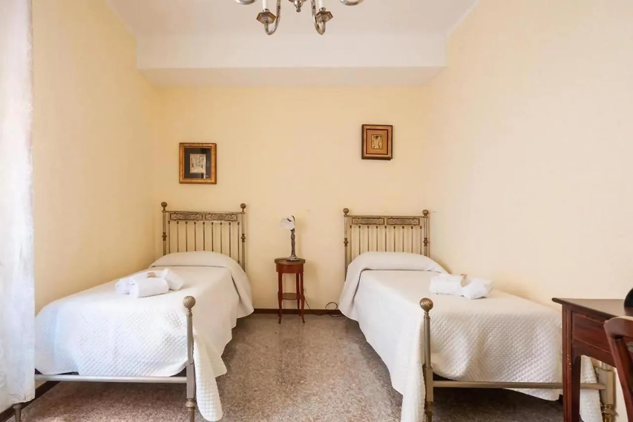 Bed in Errico Suite e Rooms