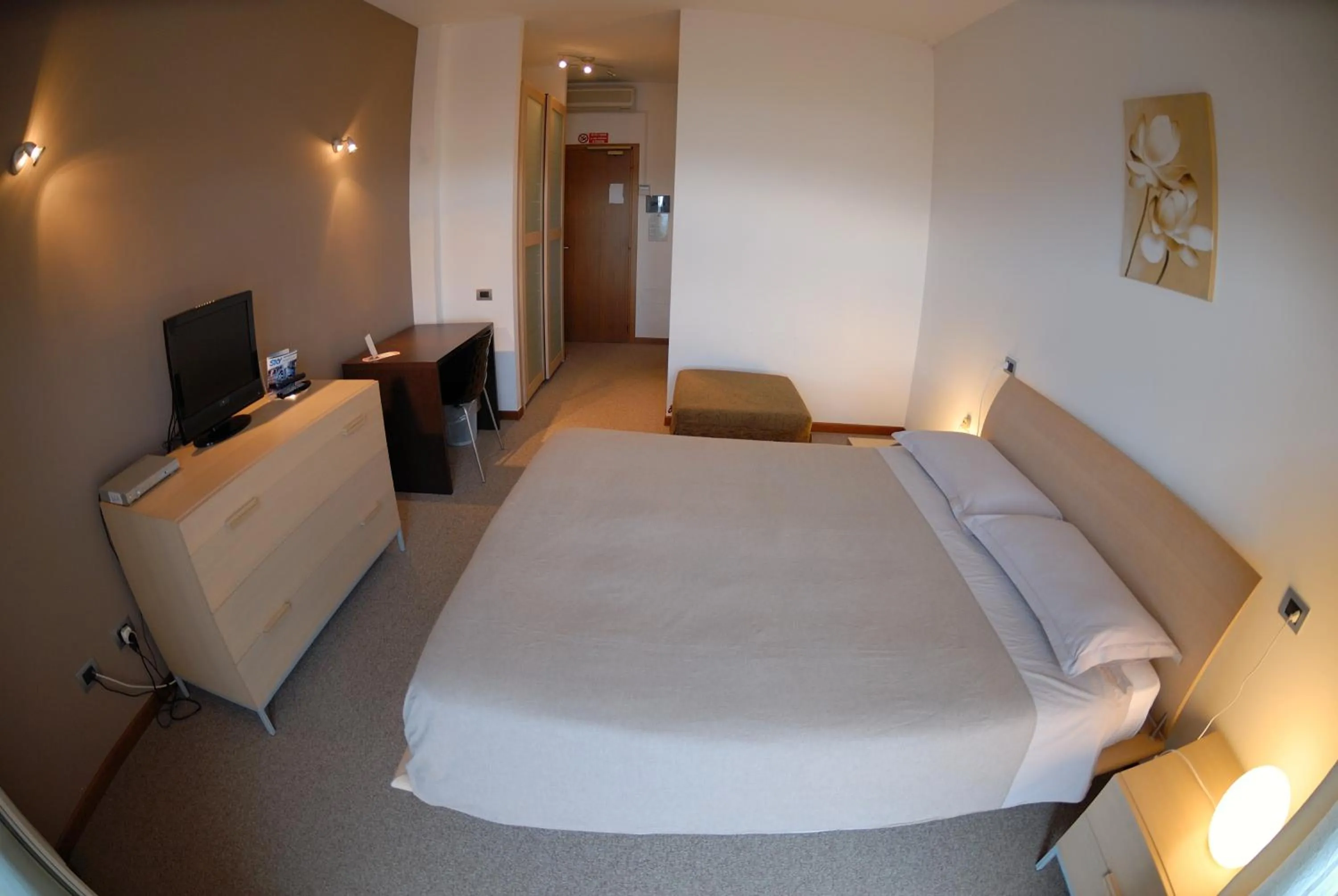 Photo of the whole room, Bed in Medi Garden Hotel&Residence