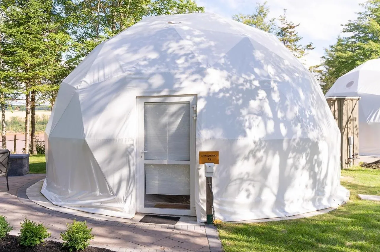 Property building in Gravity Luxury Domes