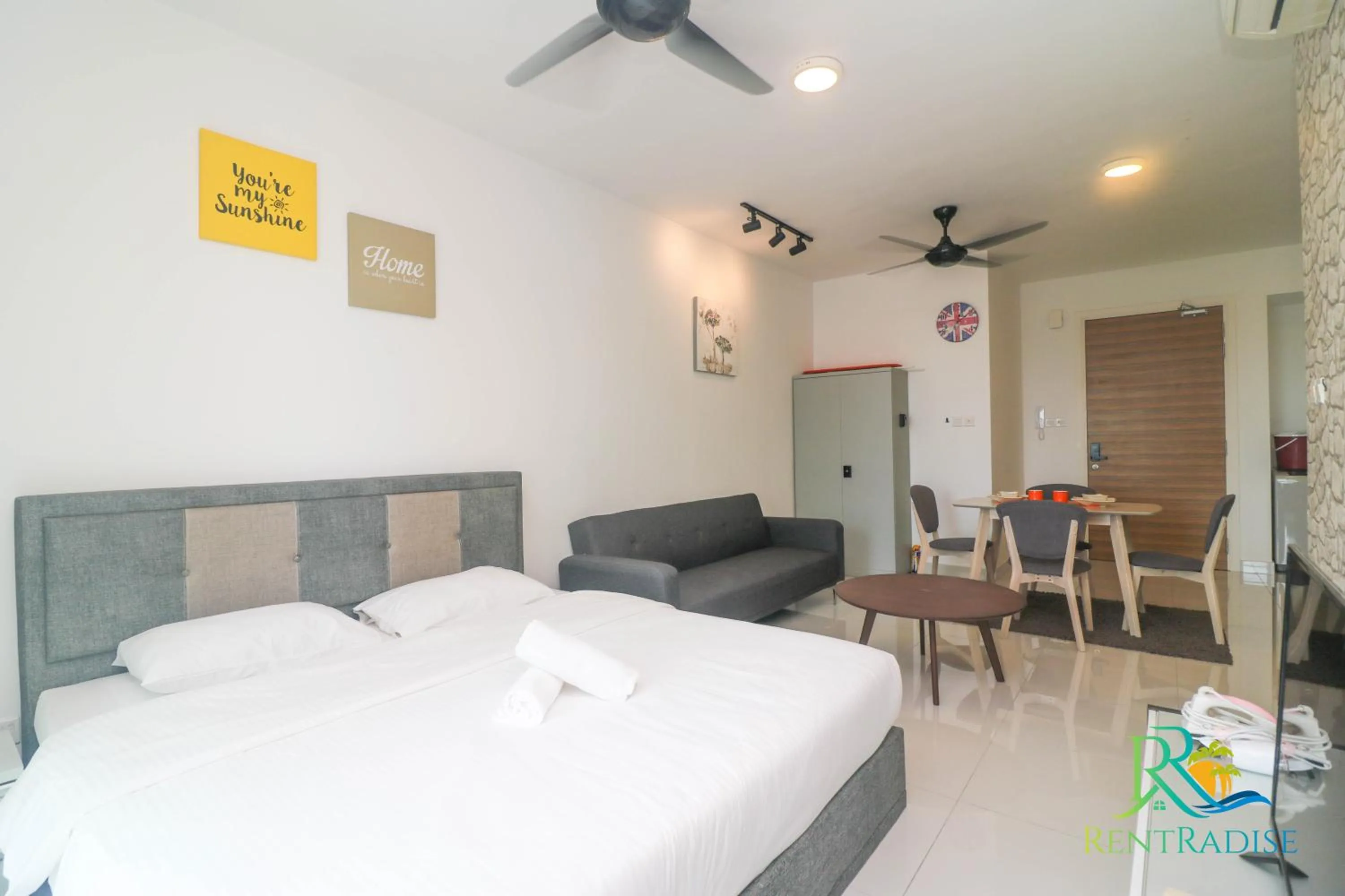 Photo of the whole room, Bed in Teega Suites @ UHA