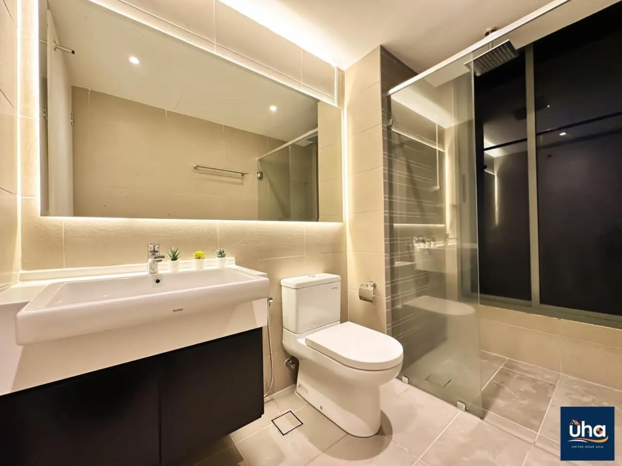 Shower in Teega Suites @ UHA