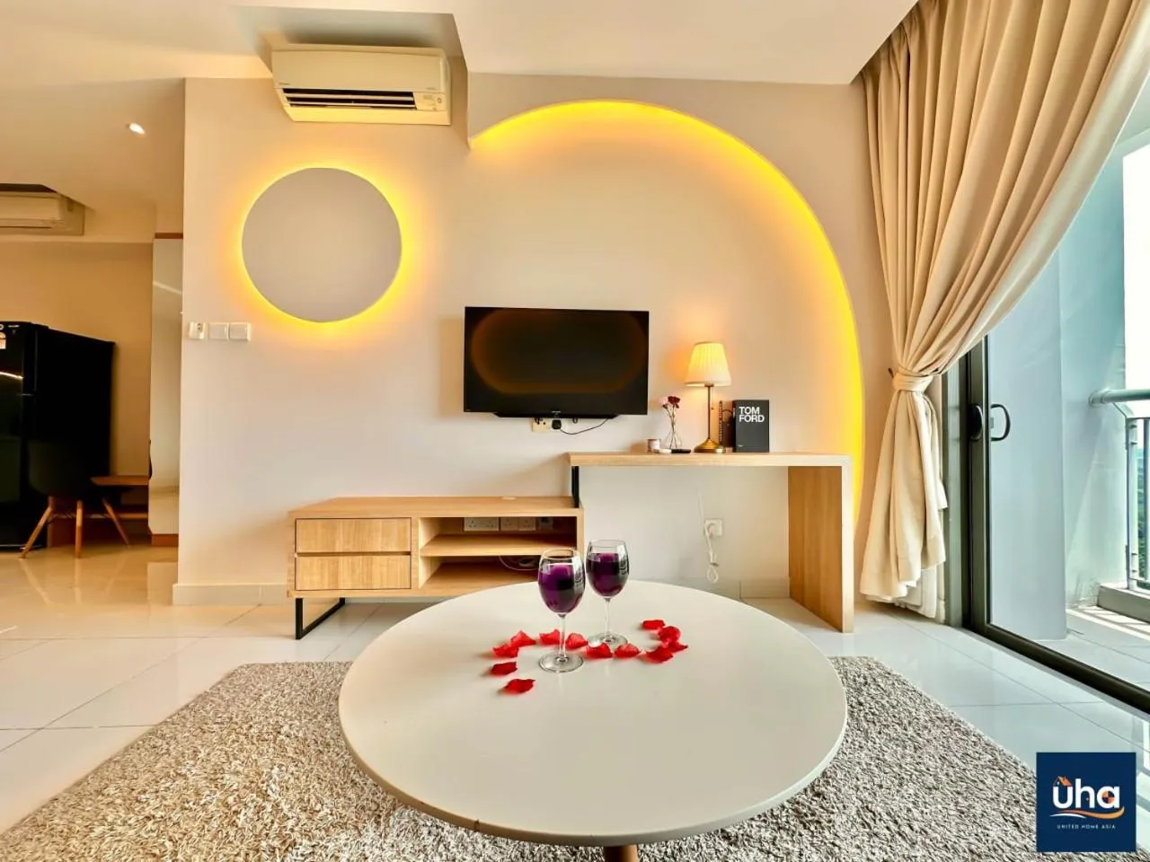 Communal lounge/ TV room in Teega Suites @ UHA