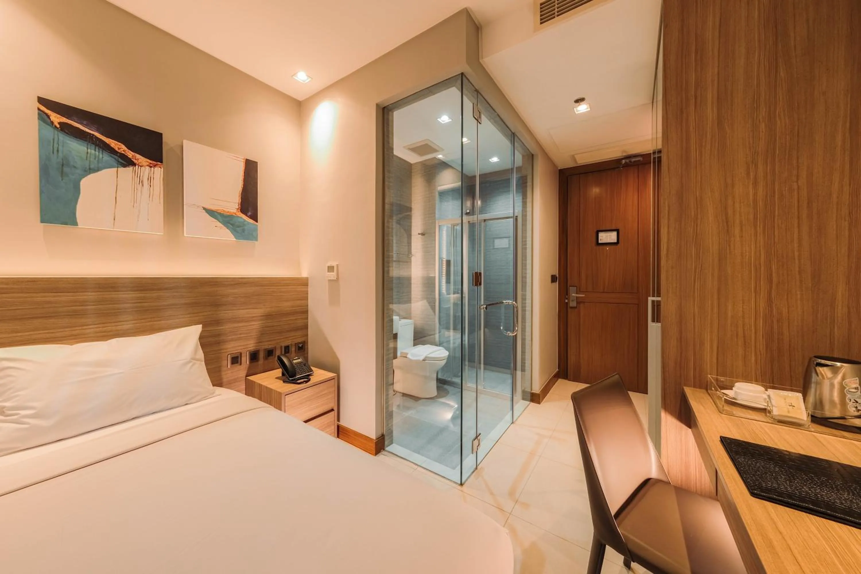 Bathroom, Bed in The Hotel Andrea