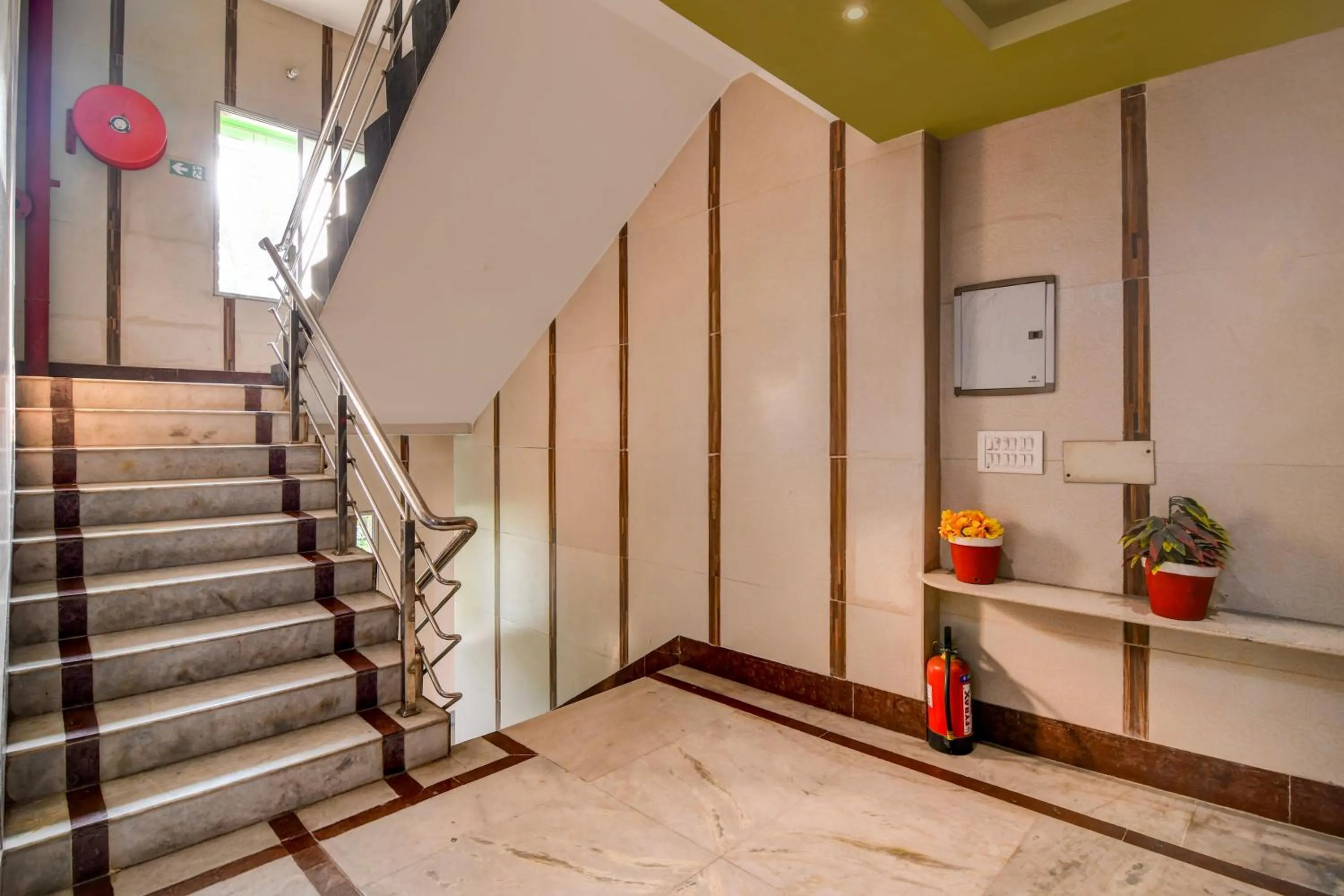 Lobby or reception in Collection O NSCB International Airport Formerly Raj Guest House