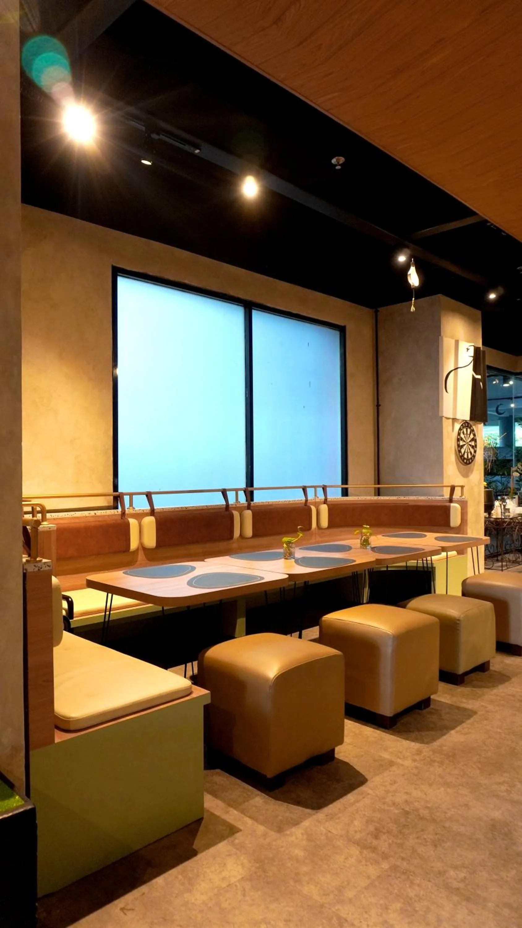 Restaurant/places to eat in ROOMS INC d'botanica Bandung