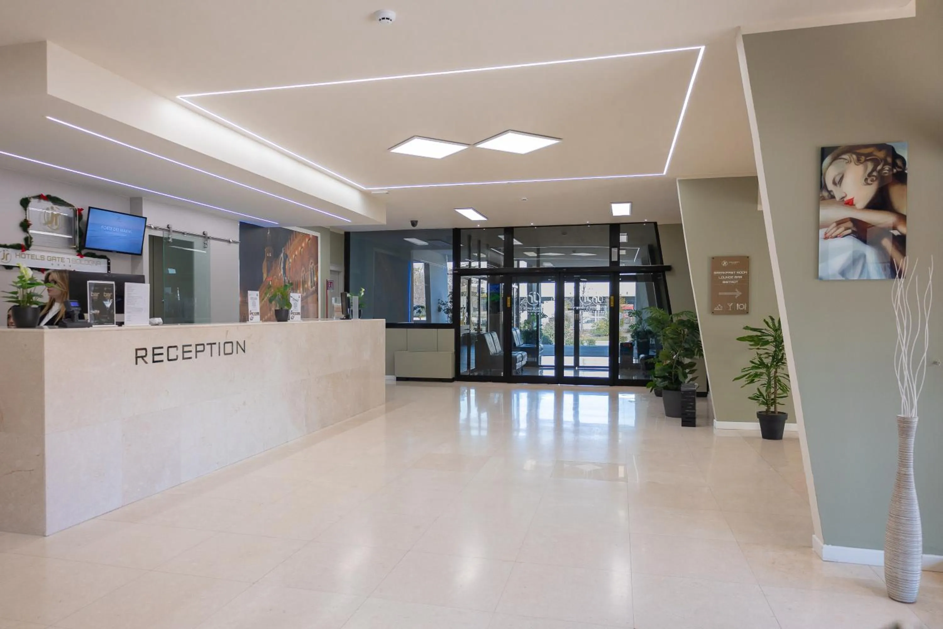 Lobby or reception in JR Hotels Gate 7 Bologna