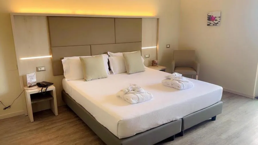 Bedroom, Bed in JR Hotels Gate 7 Bologna