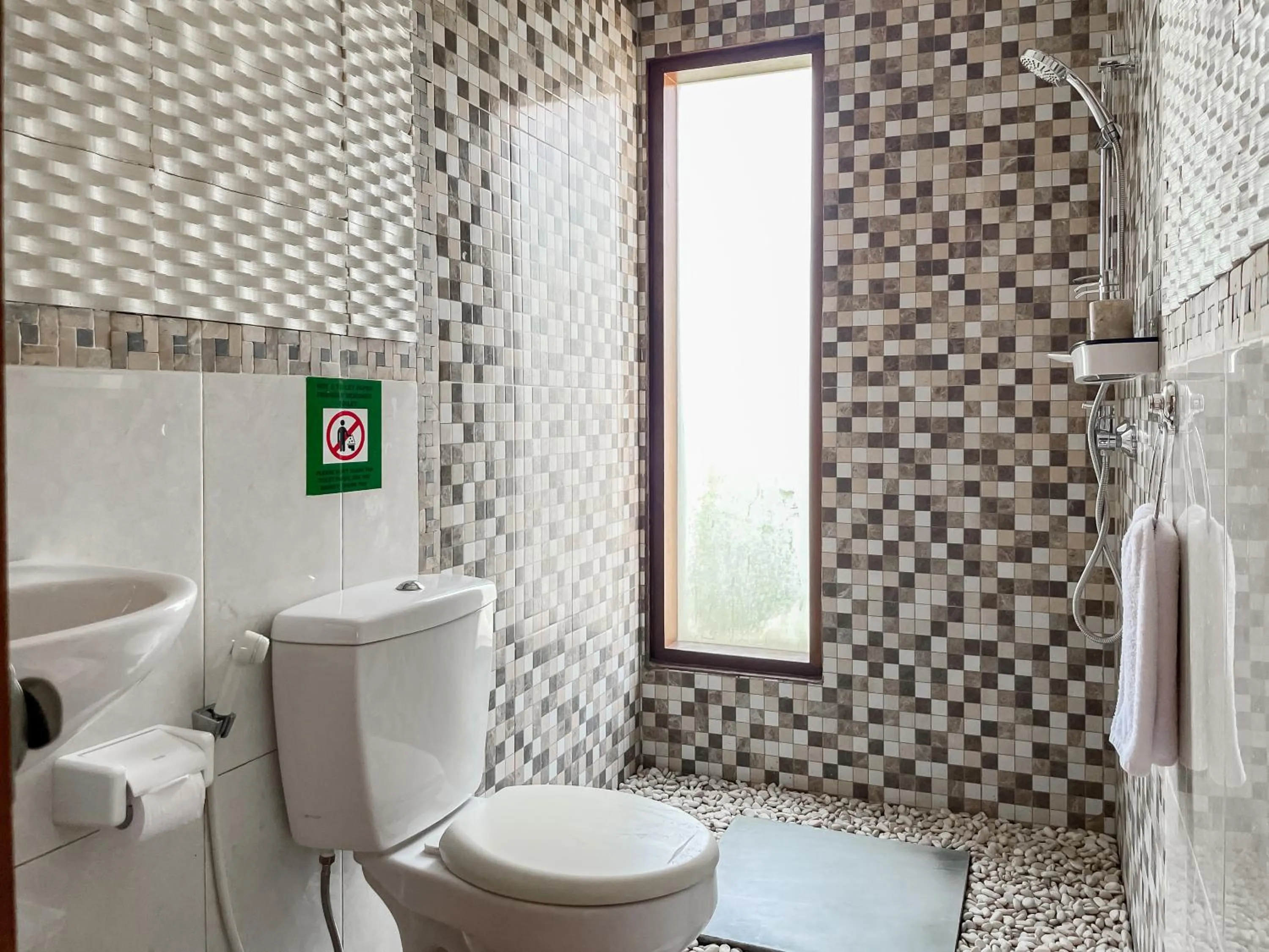 Shower in Kayangan Saba Villa