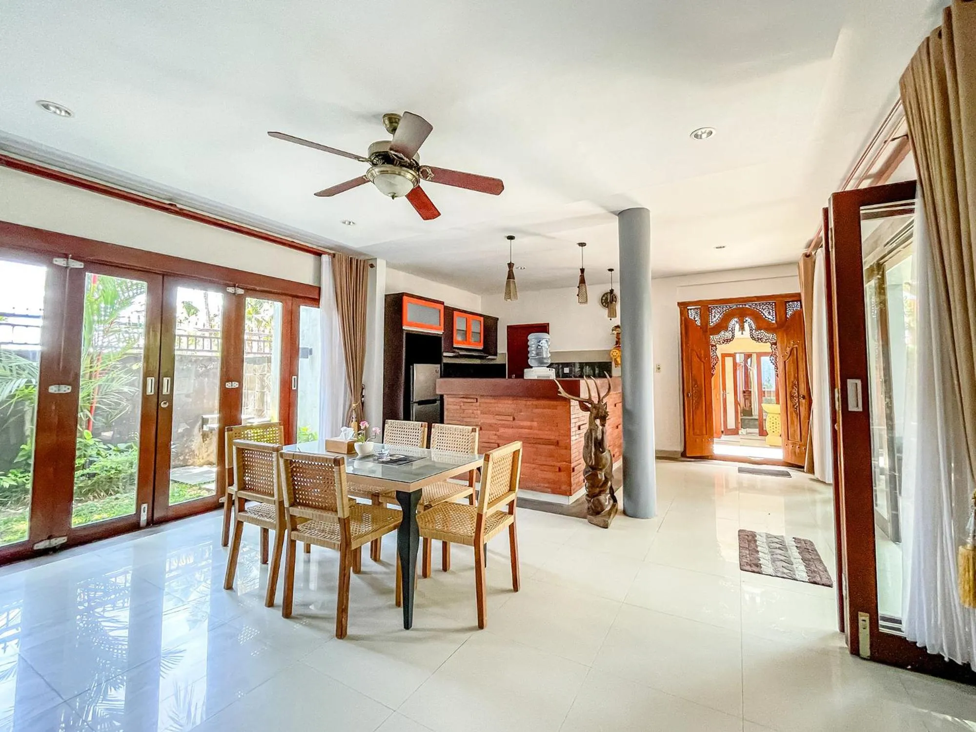 Dining area in Kayangan Saba Villa