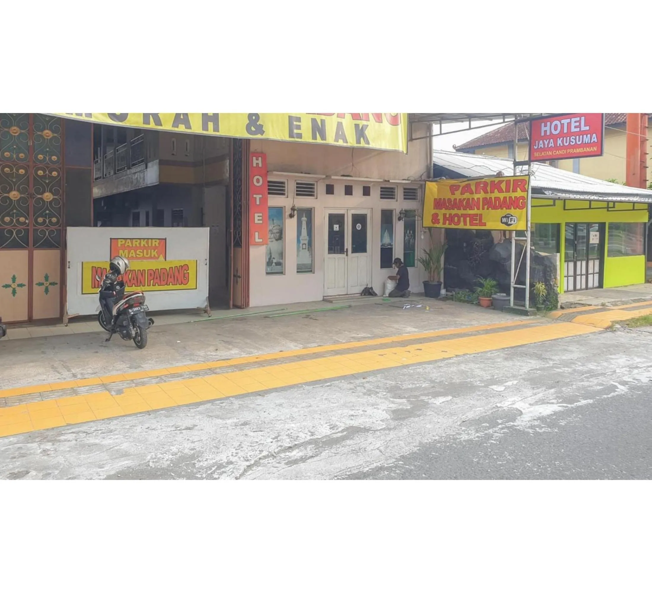 Facade/entrance in Hotel Jaya Kusuma near Candi Prambanan Mitra RedDoorz