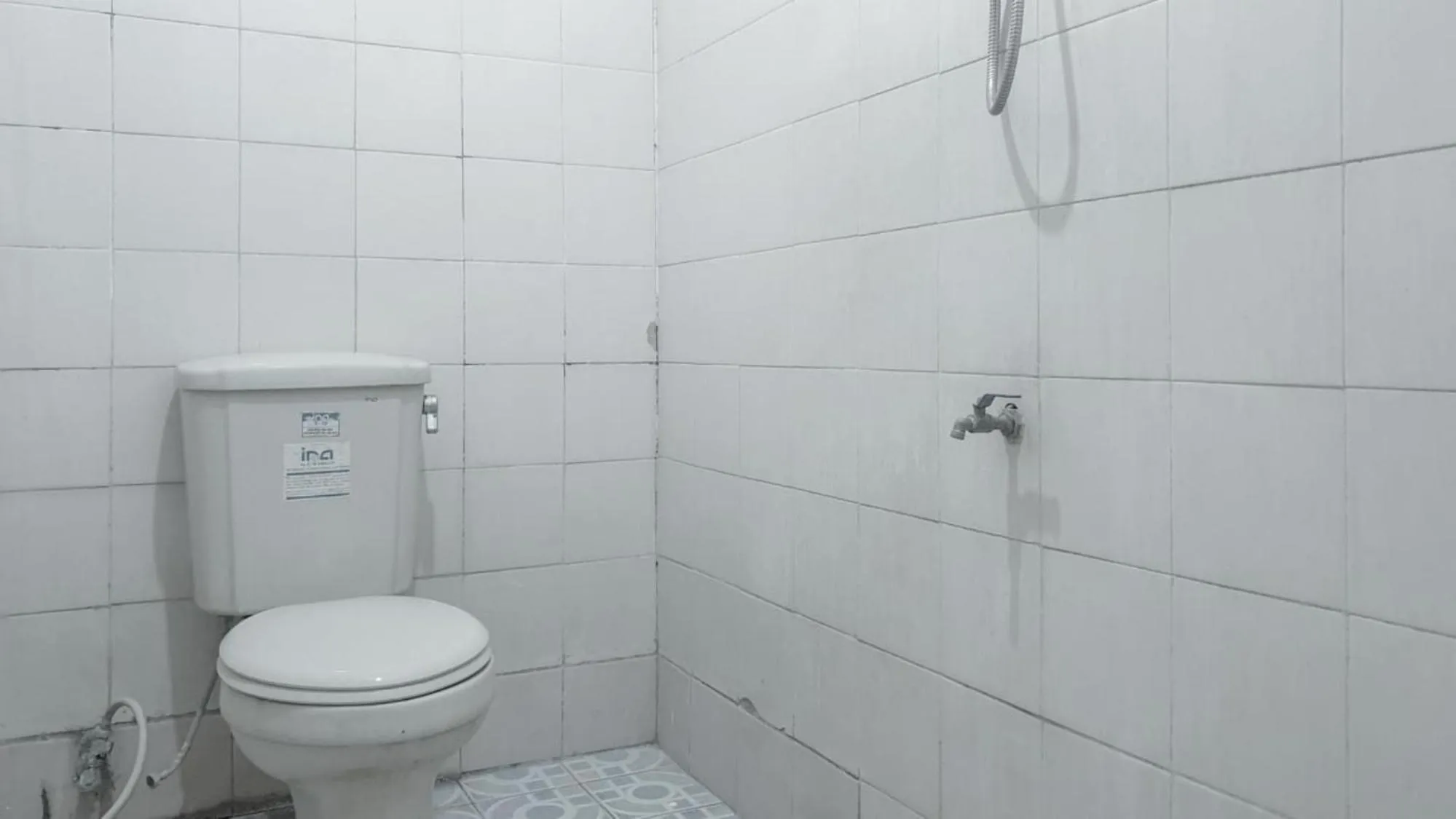 Bathroom in Hotel Jaya Kusuma near Candi Prambanan Mitra RedDoorz