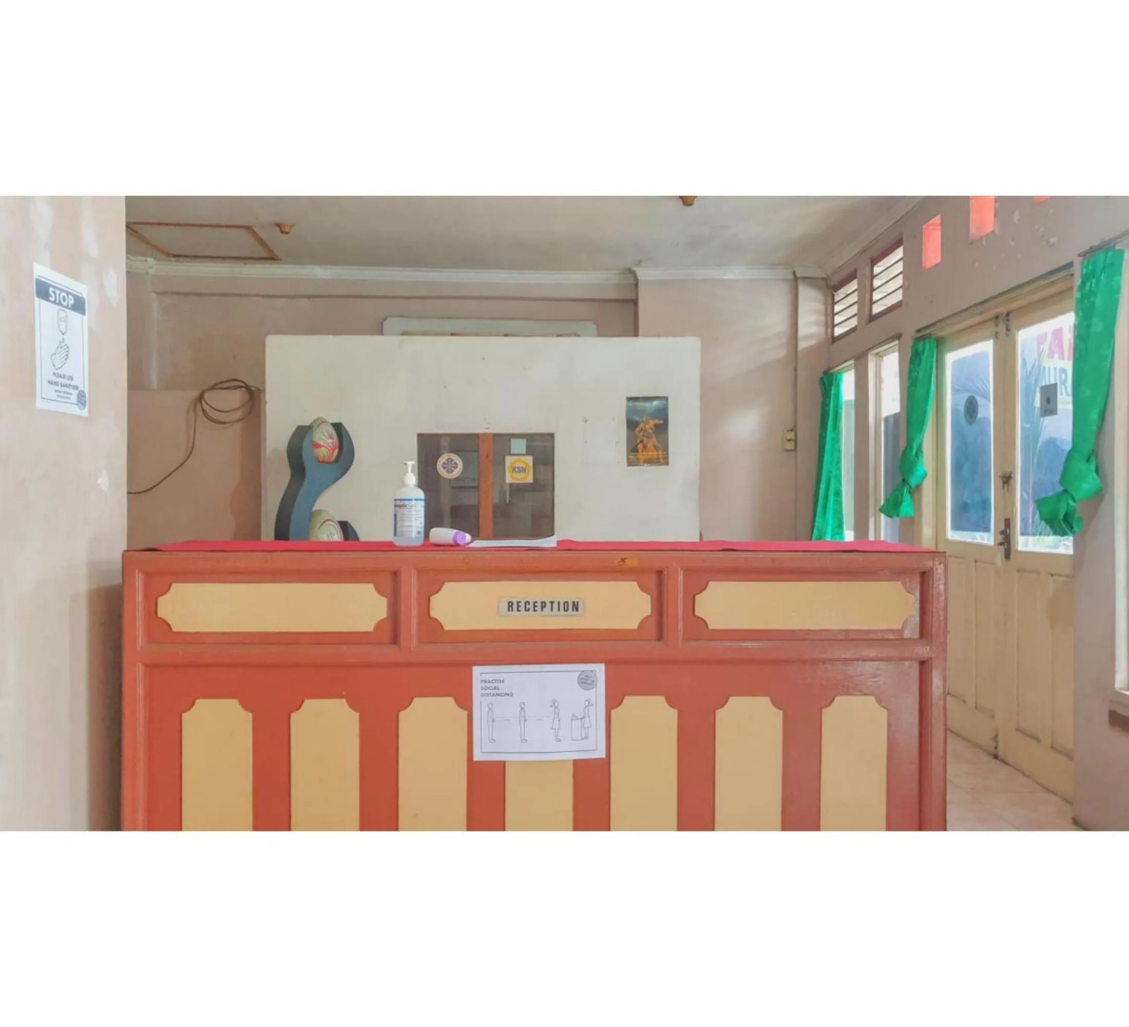 Lobby or reception in Hotel Jaya Kusuma near Candi Prambanan Mitra RedDoorz