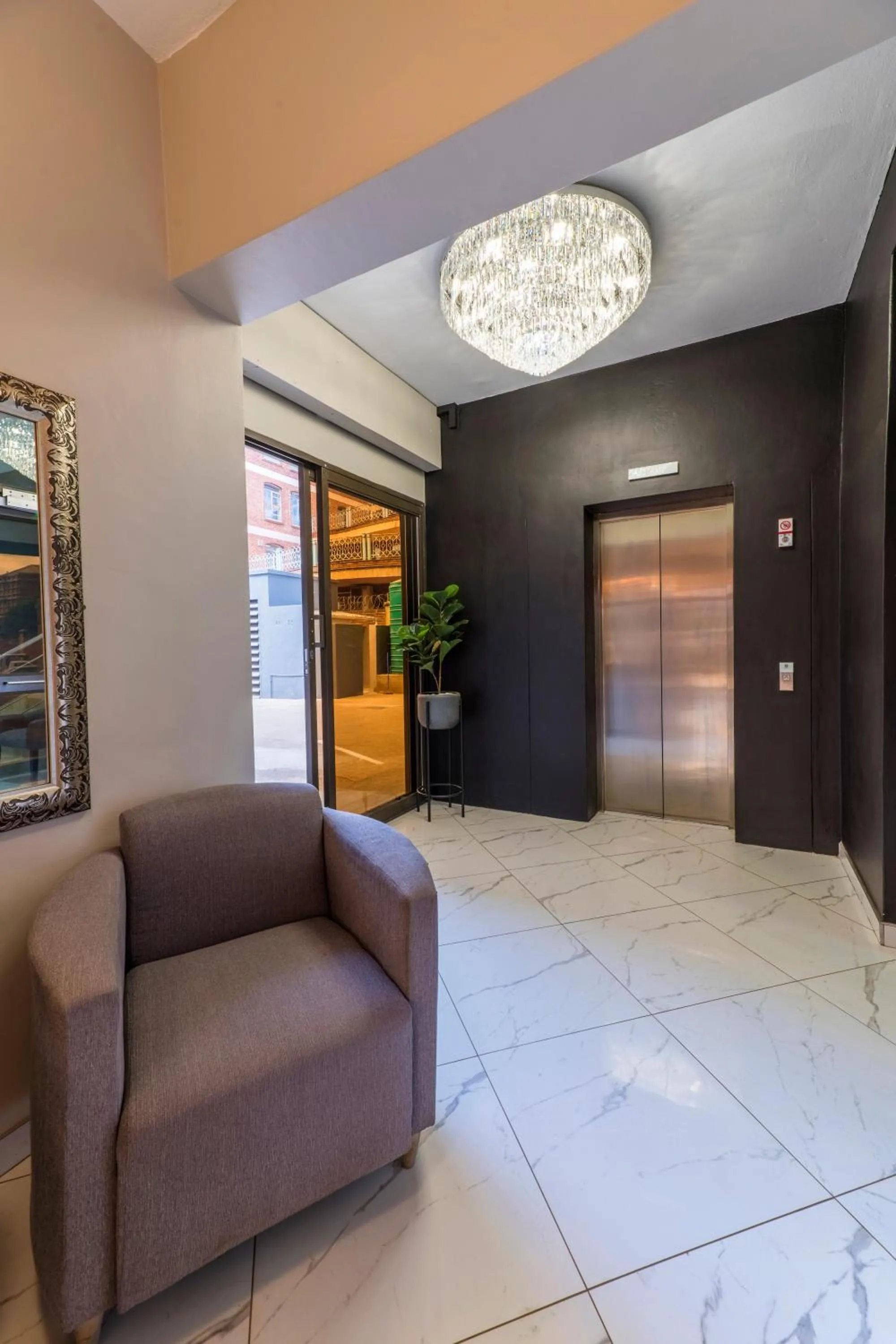 Lobby or reception in N1 Hotel Rotten Row Harare