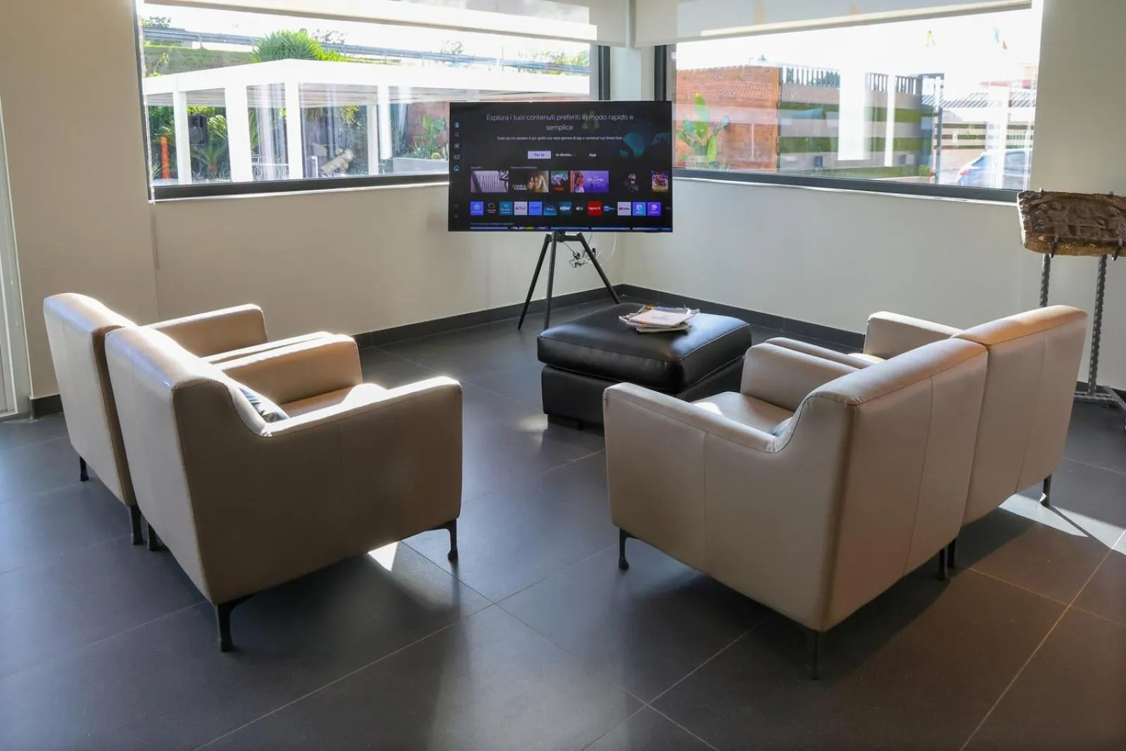 Communal lounge/ TV room in Hotel I Gigli