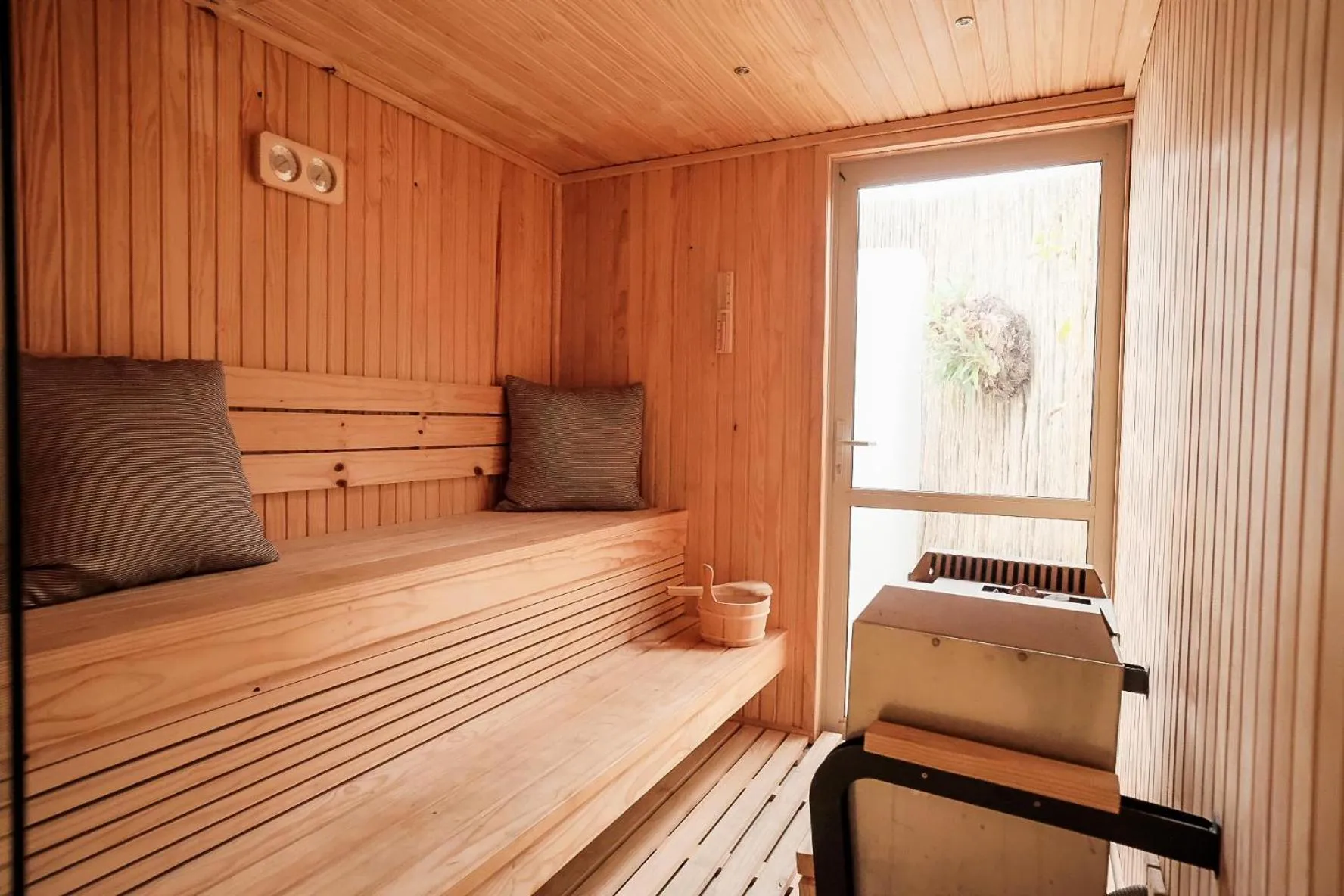 Sauna, Bed in Sala Beach House