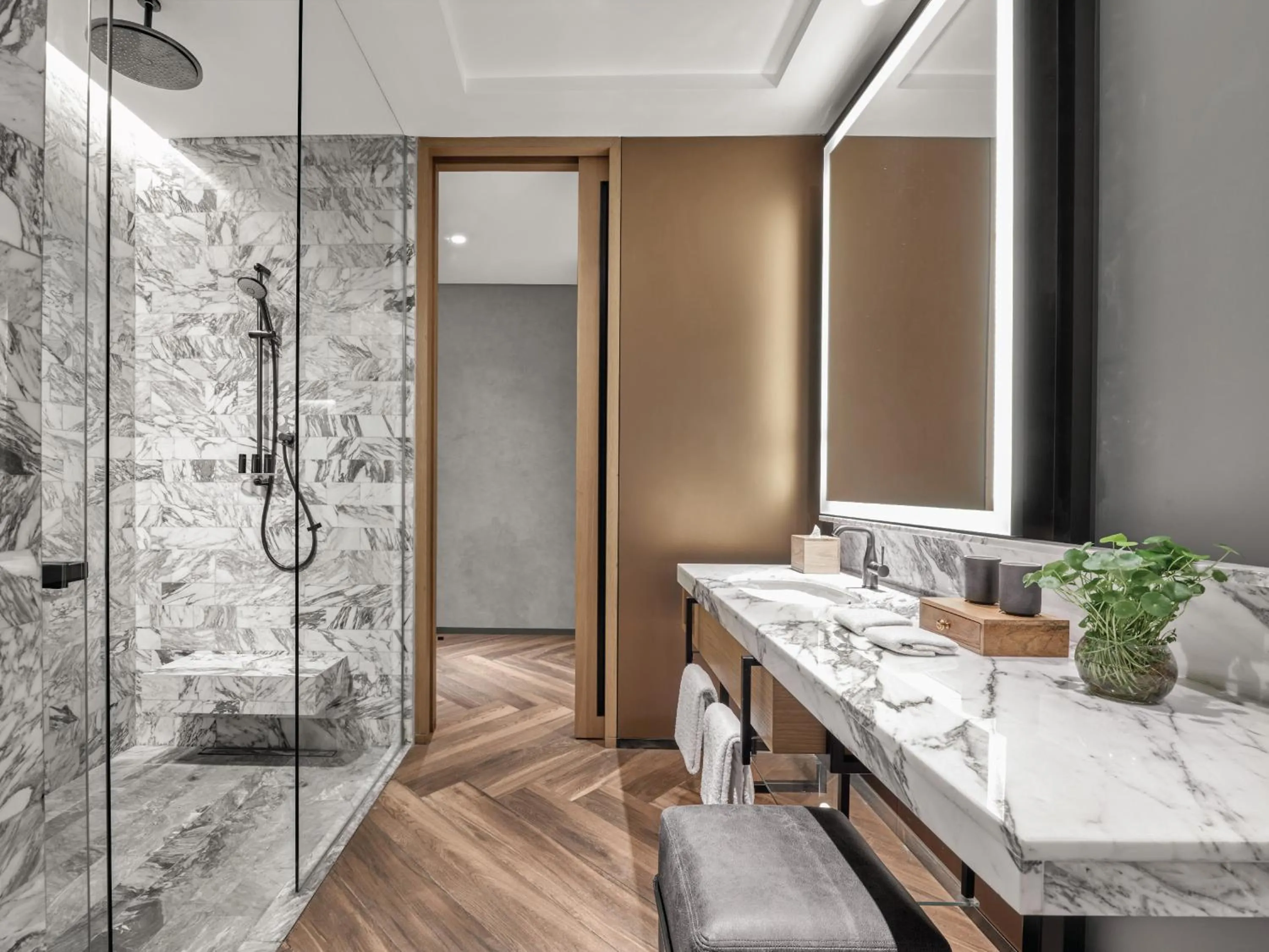 Shower in 25hours Hotel Jakarta The Oddbird